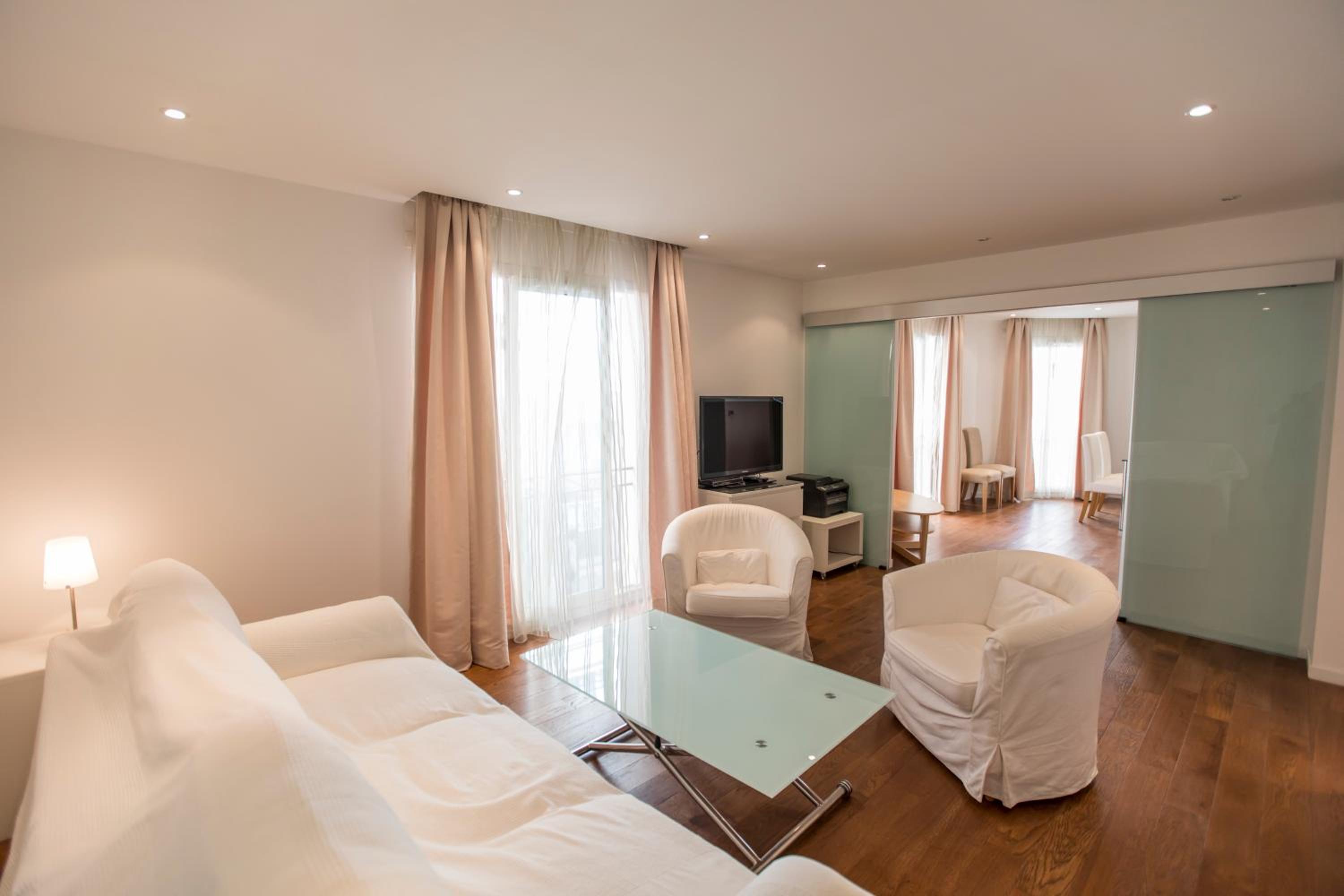 Imperial Apartment by Connexion