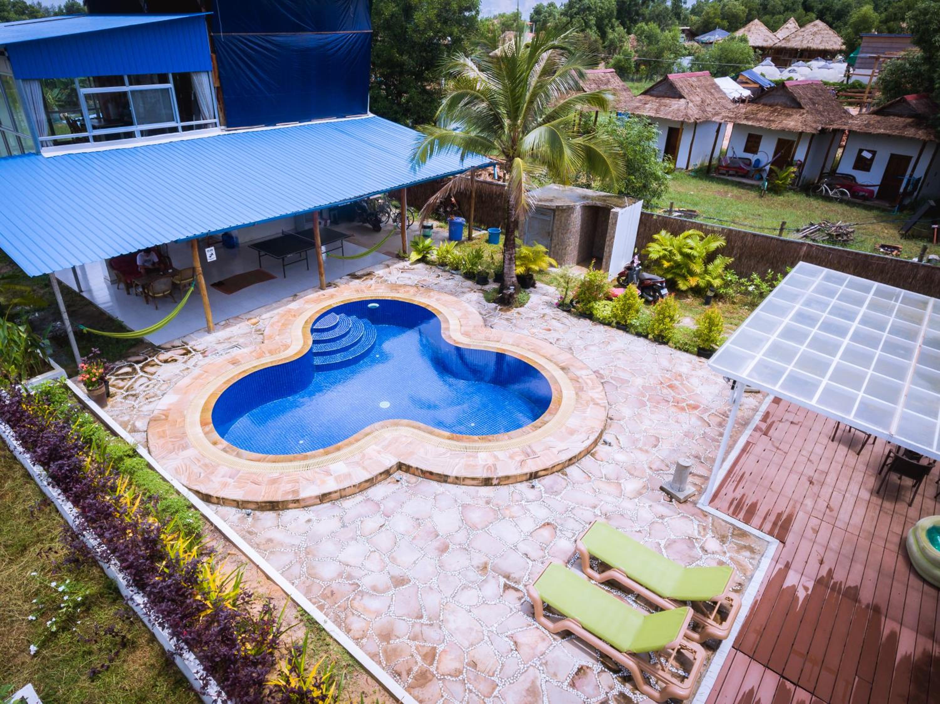 swimming pool