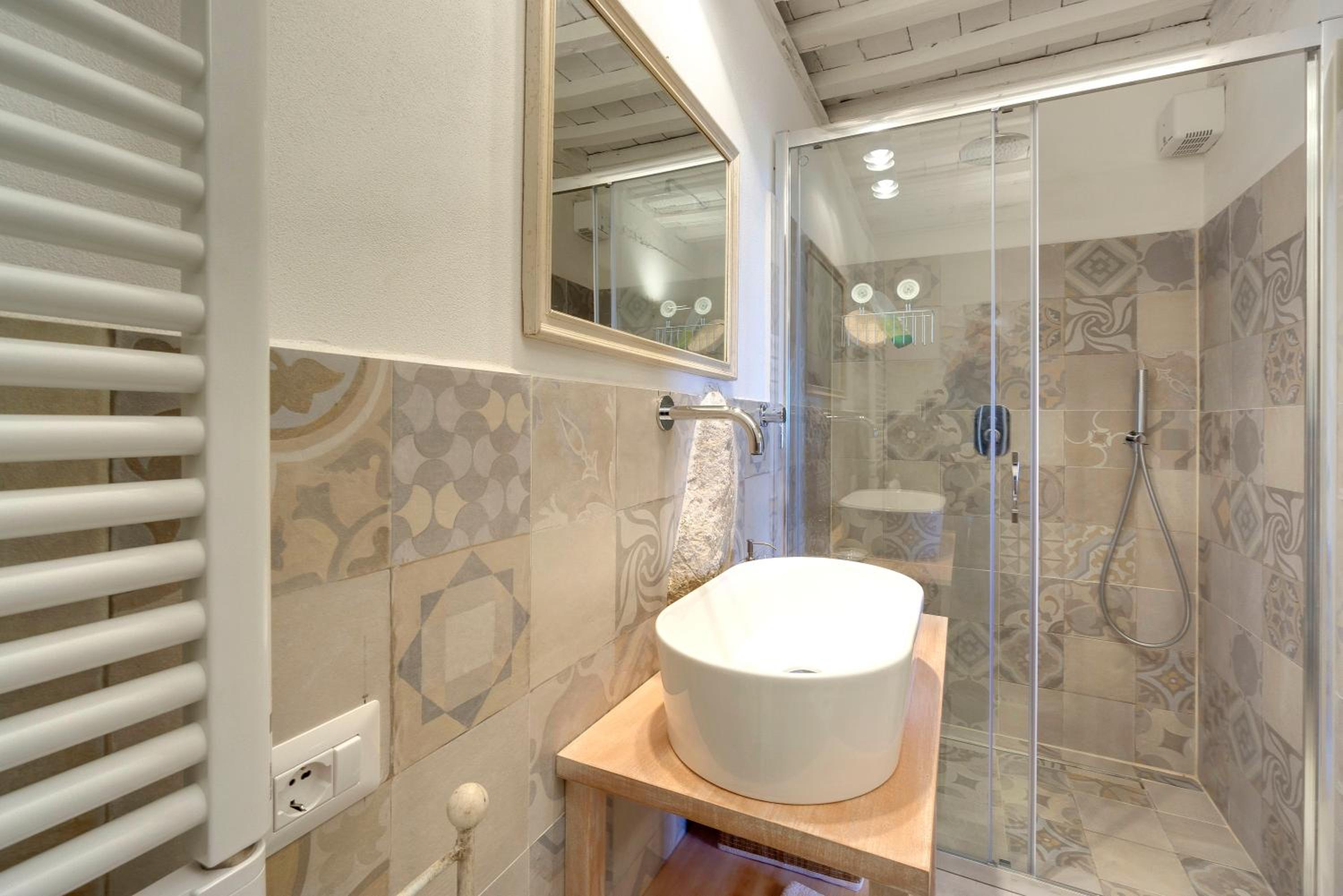 THE RETREAT a romantic bedroom in Maremma
