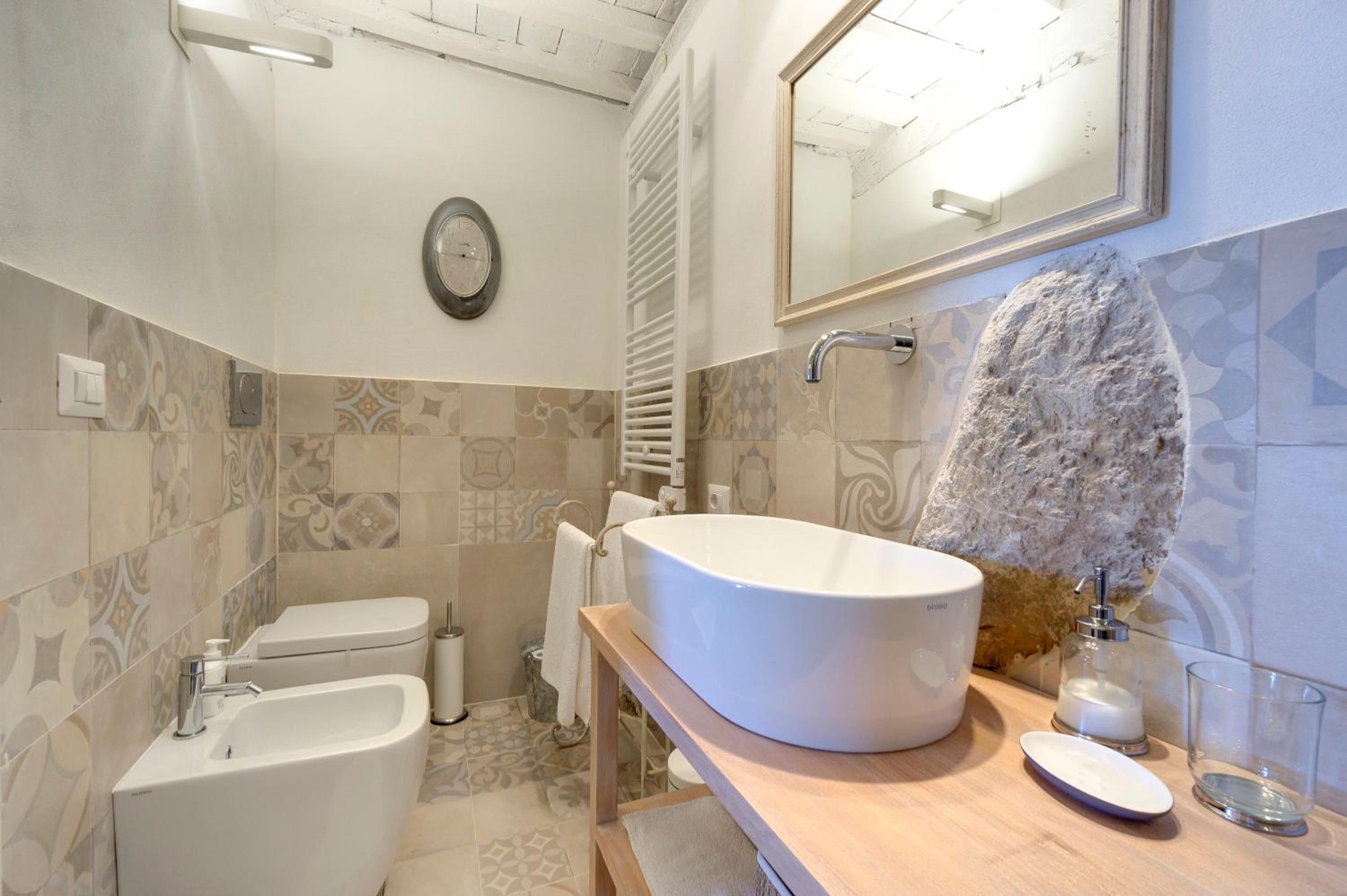 THE RETREAT a romantic bedroom in Maremma