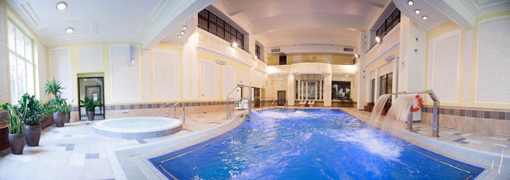 indoor pool