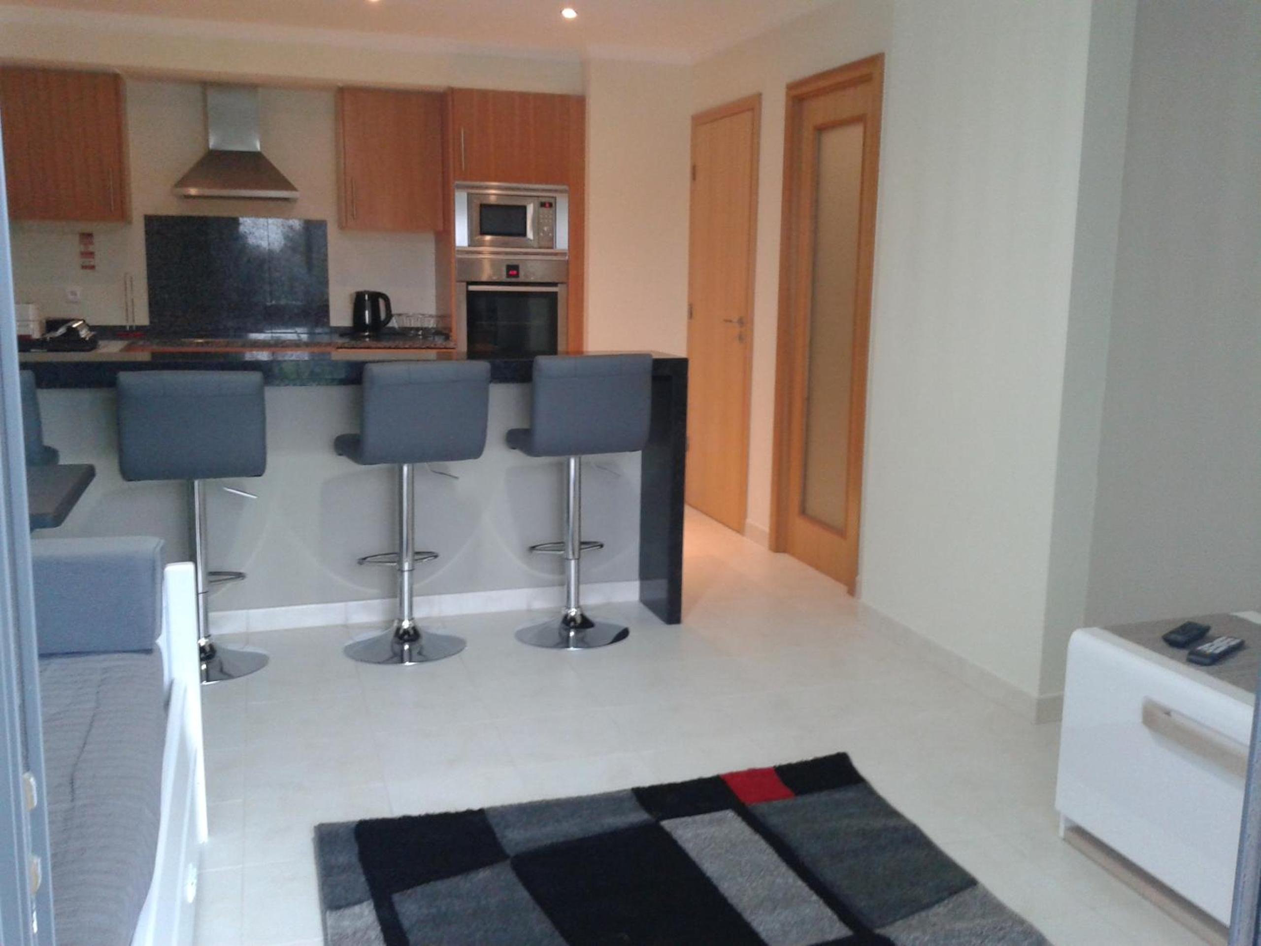 Lovely 1 Bed Apartment - Vista das Ondas view 2