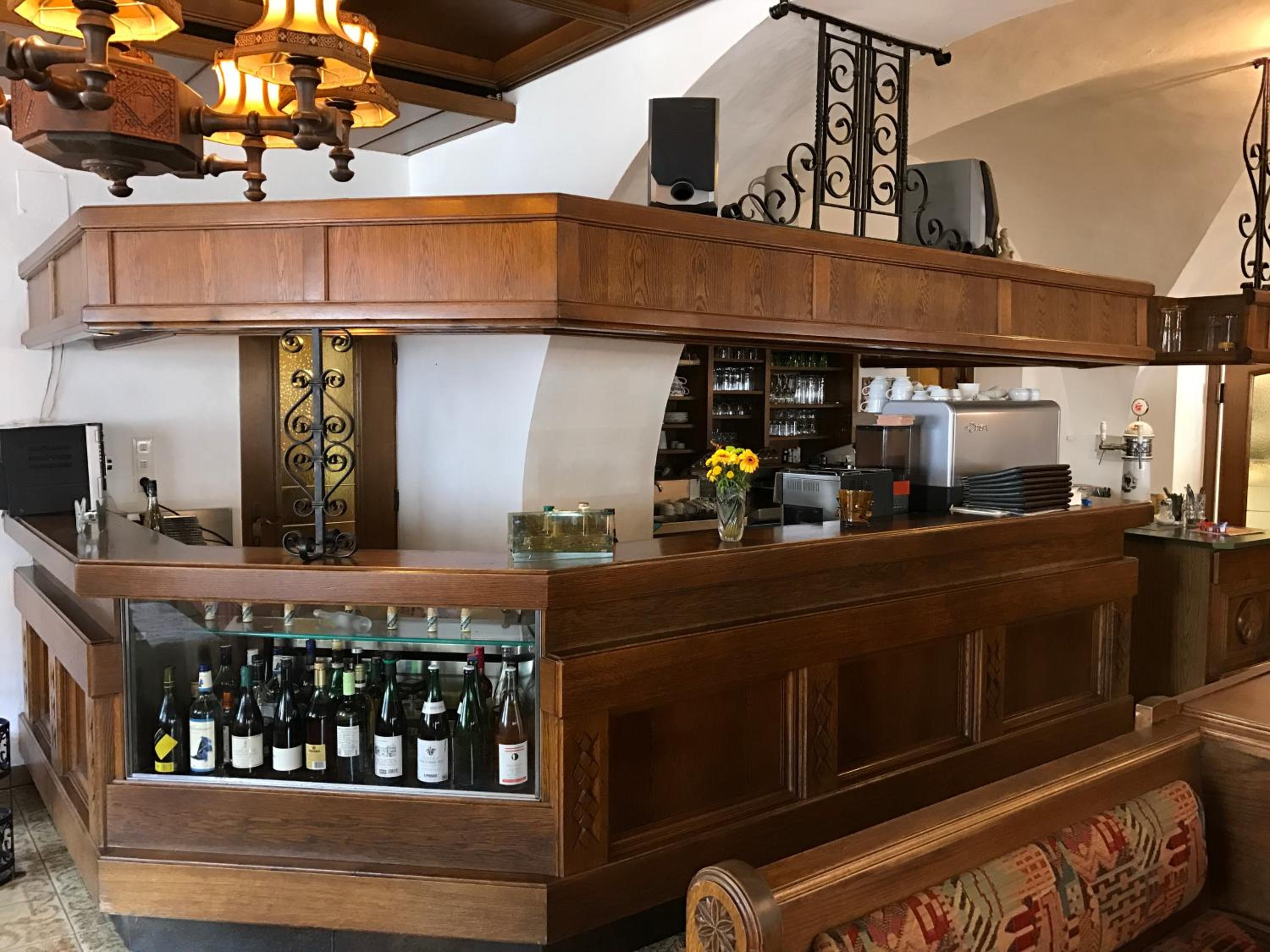 bar