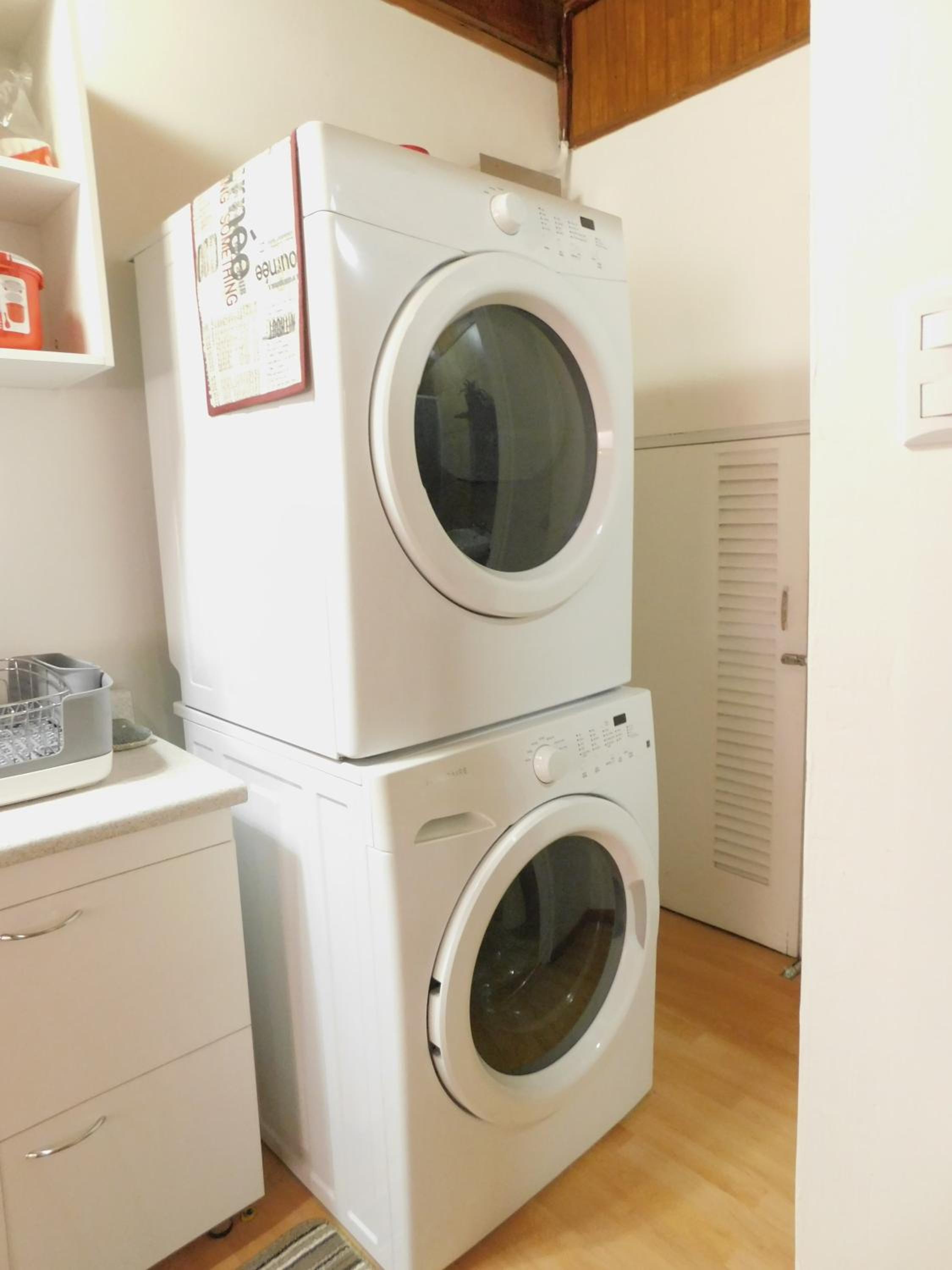 Modern Studio Loft Apt King Bed 10 min frm airport