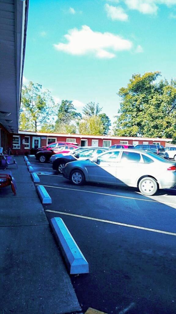 Windsor Vacations - Leisure Motel - Property Image 1