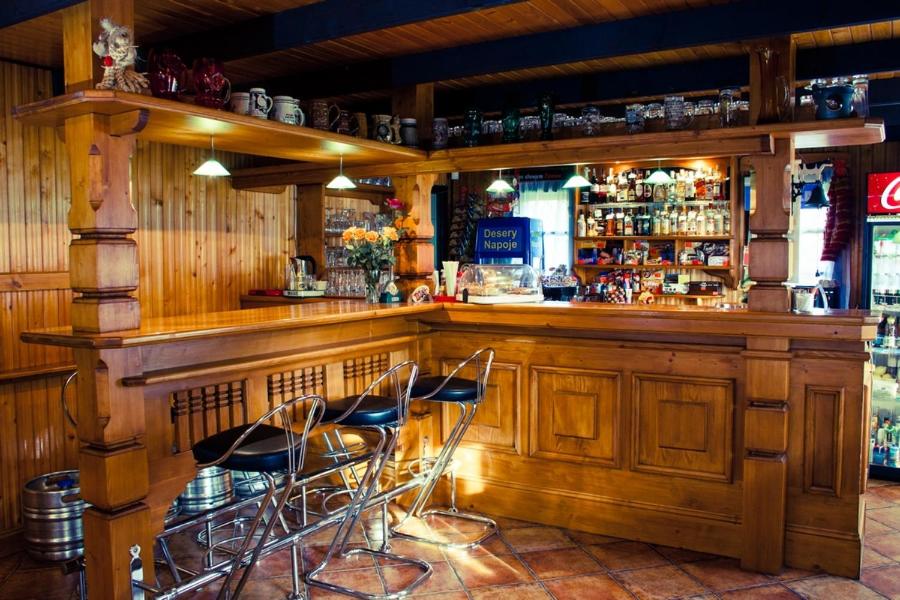 bar