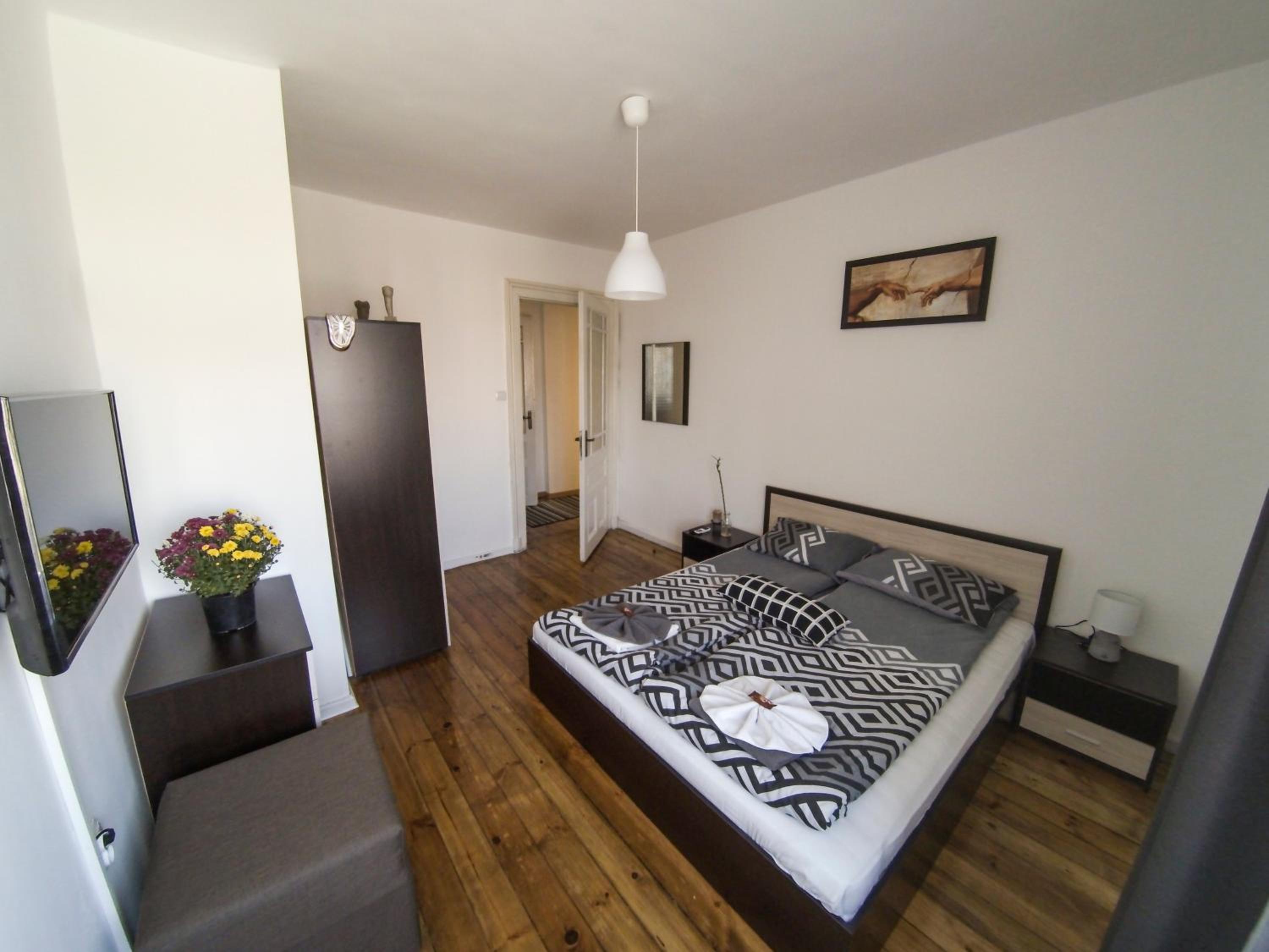 Graf Ignatiev - 3BR APART