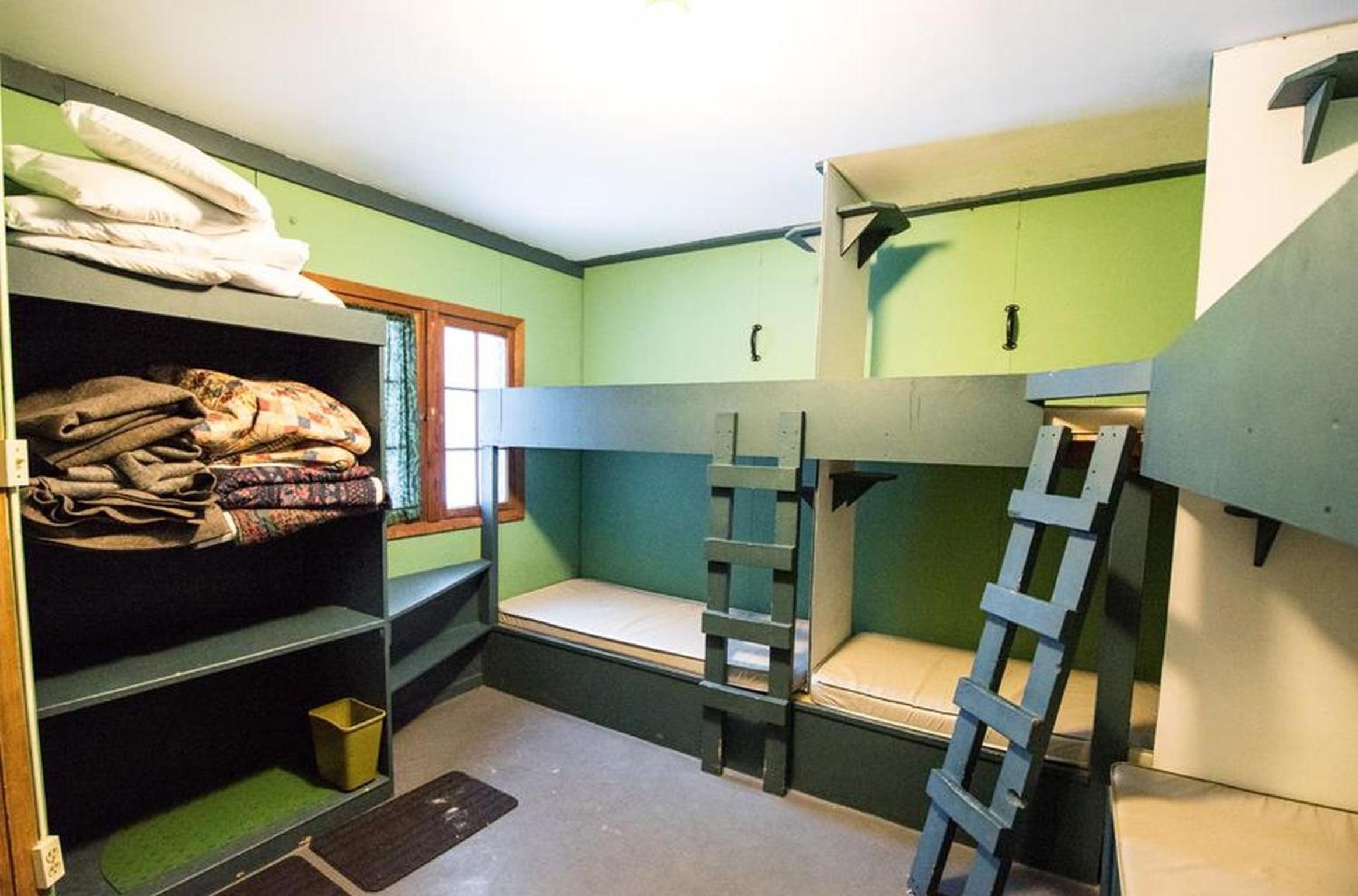 HI Maligne Canyon - Hostel
