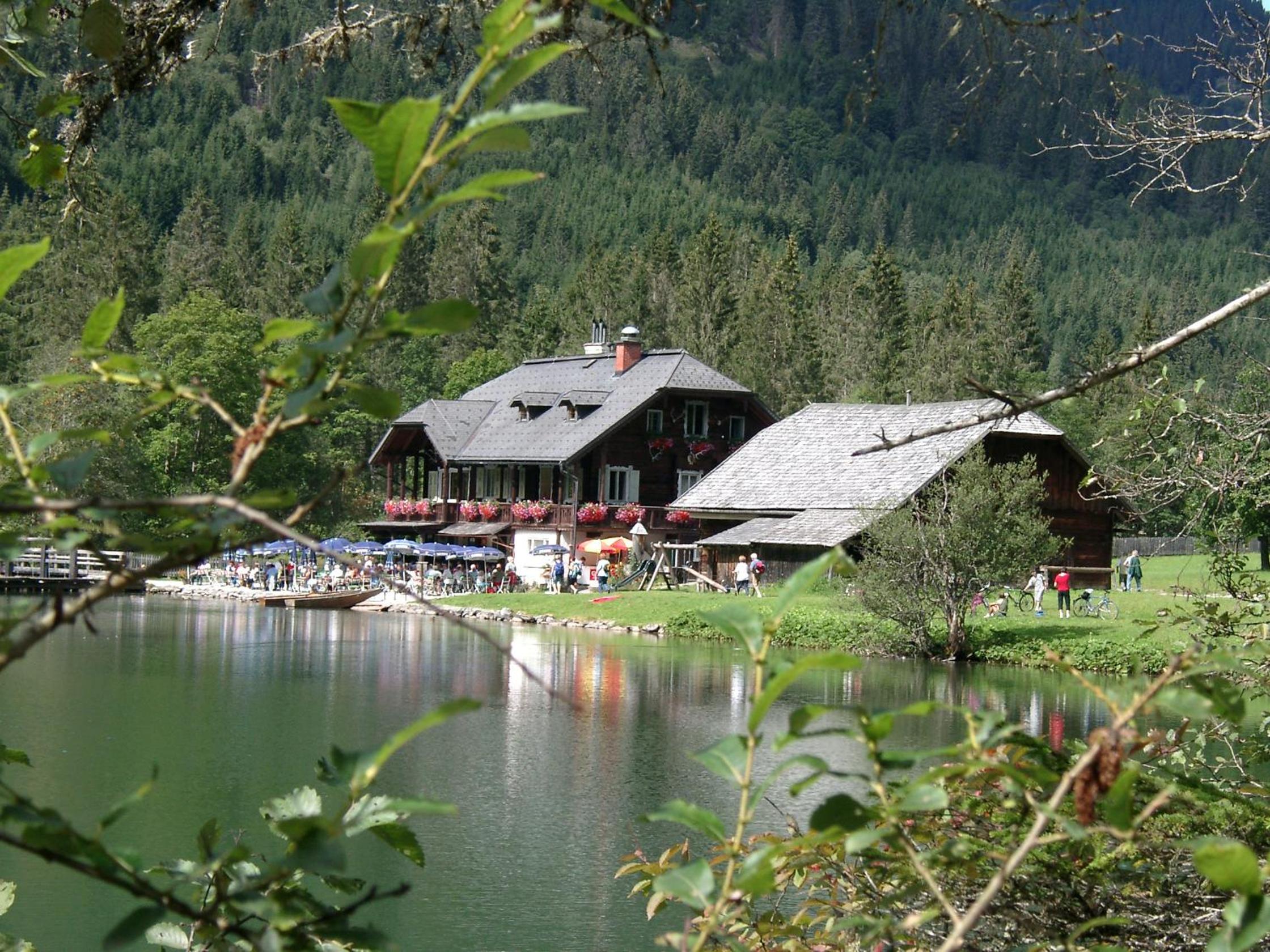 4 Mountains Apartments