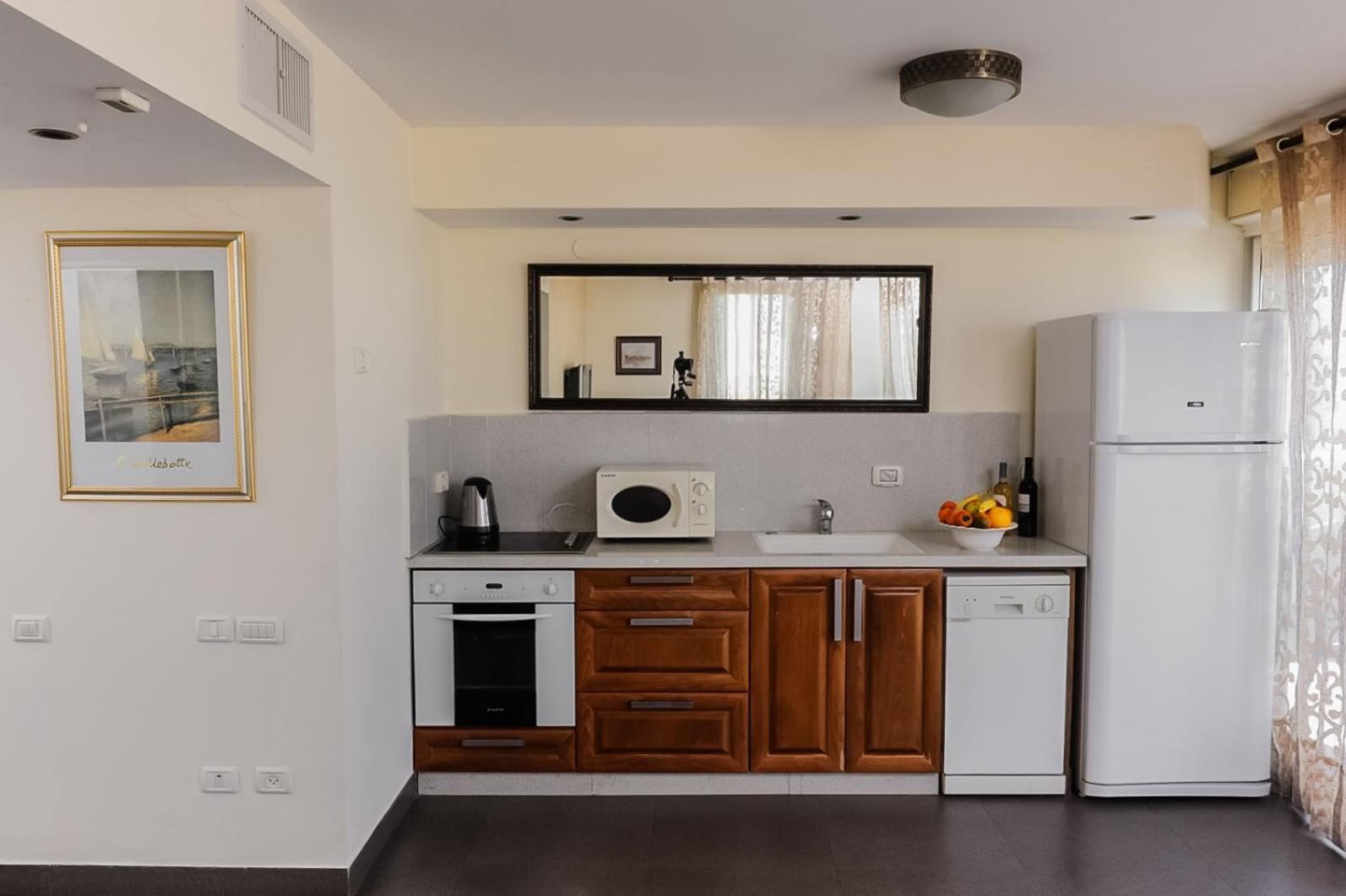 Yarden Sea Side Apartments view 2