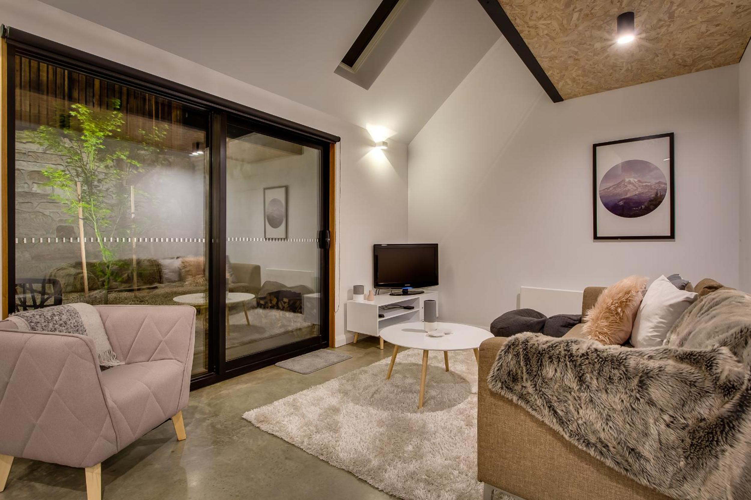 White Room Apartments