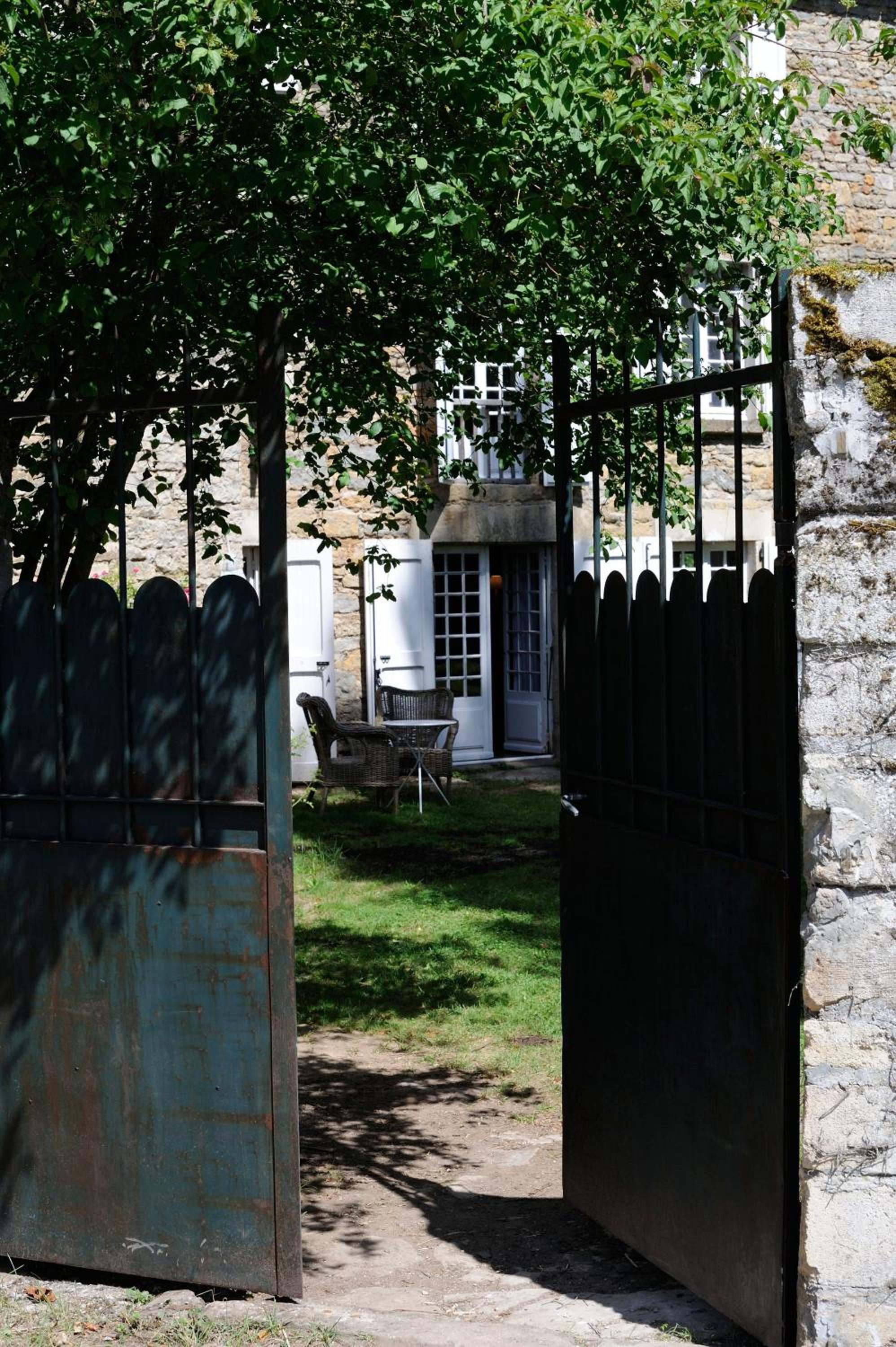 Photo 10