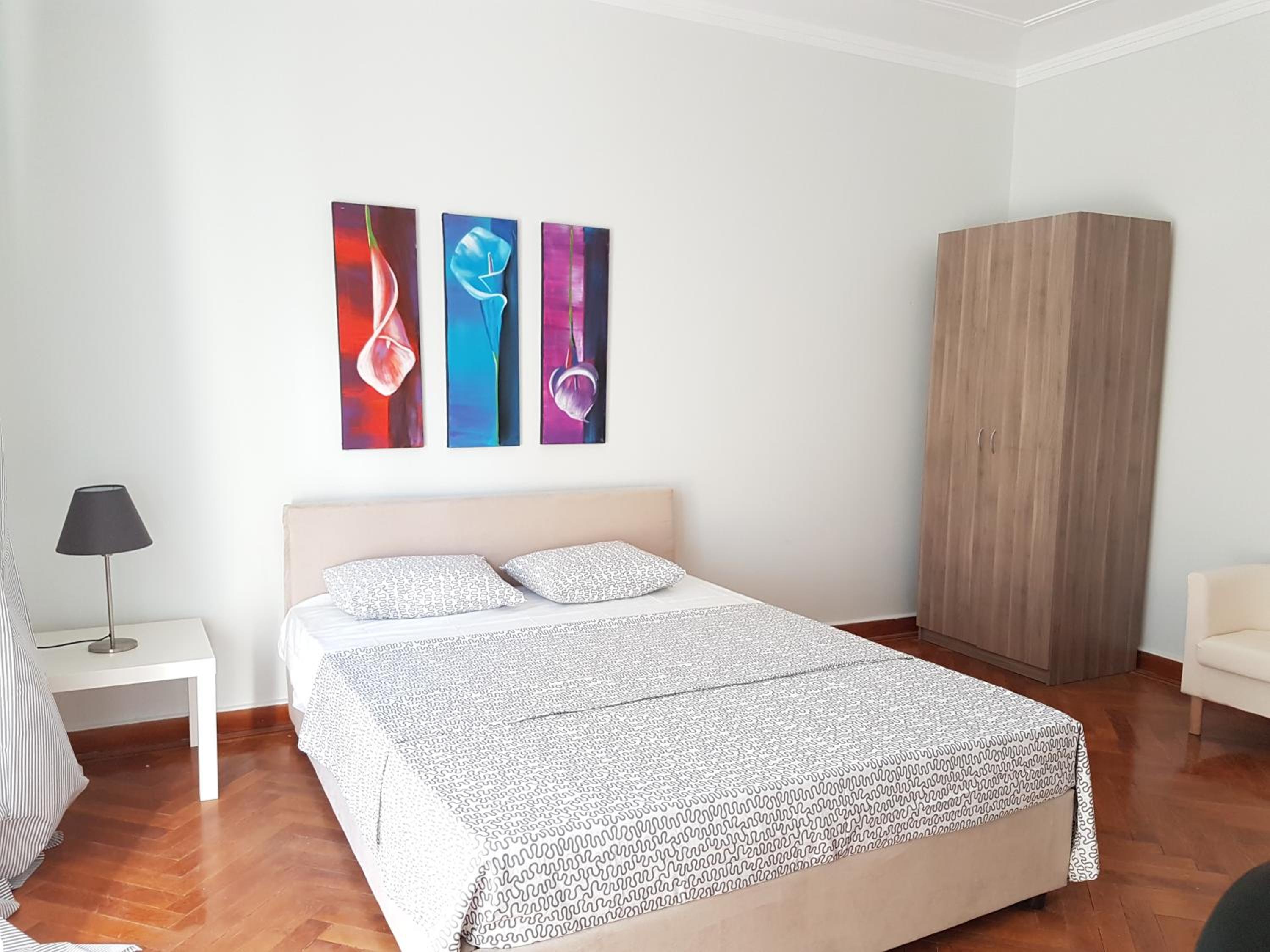 Errathens Pine Red and Taupe - Athens Center