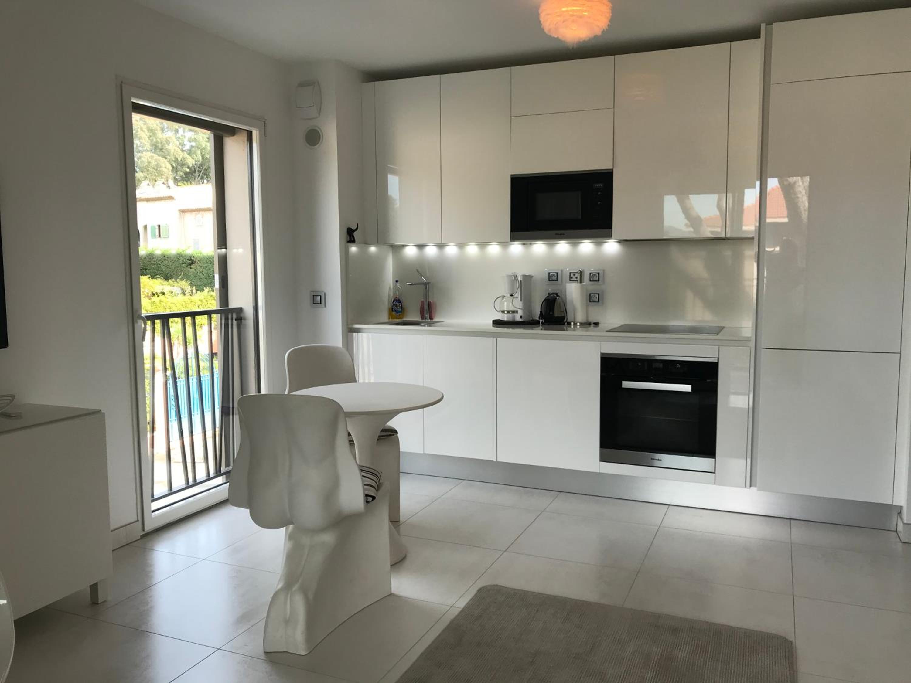 Exclusive Resort Apartment Saint Tropez view 2