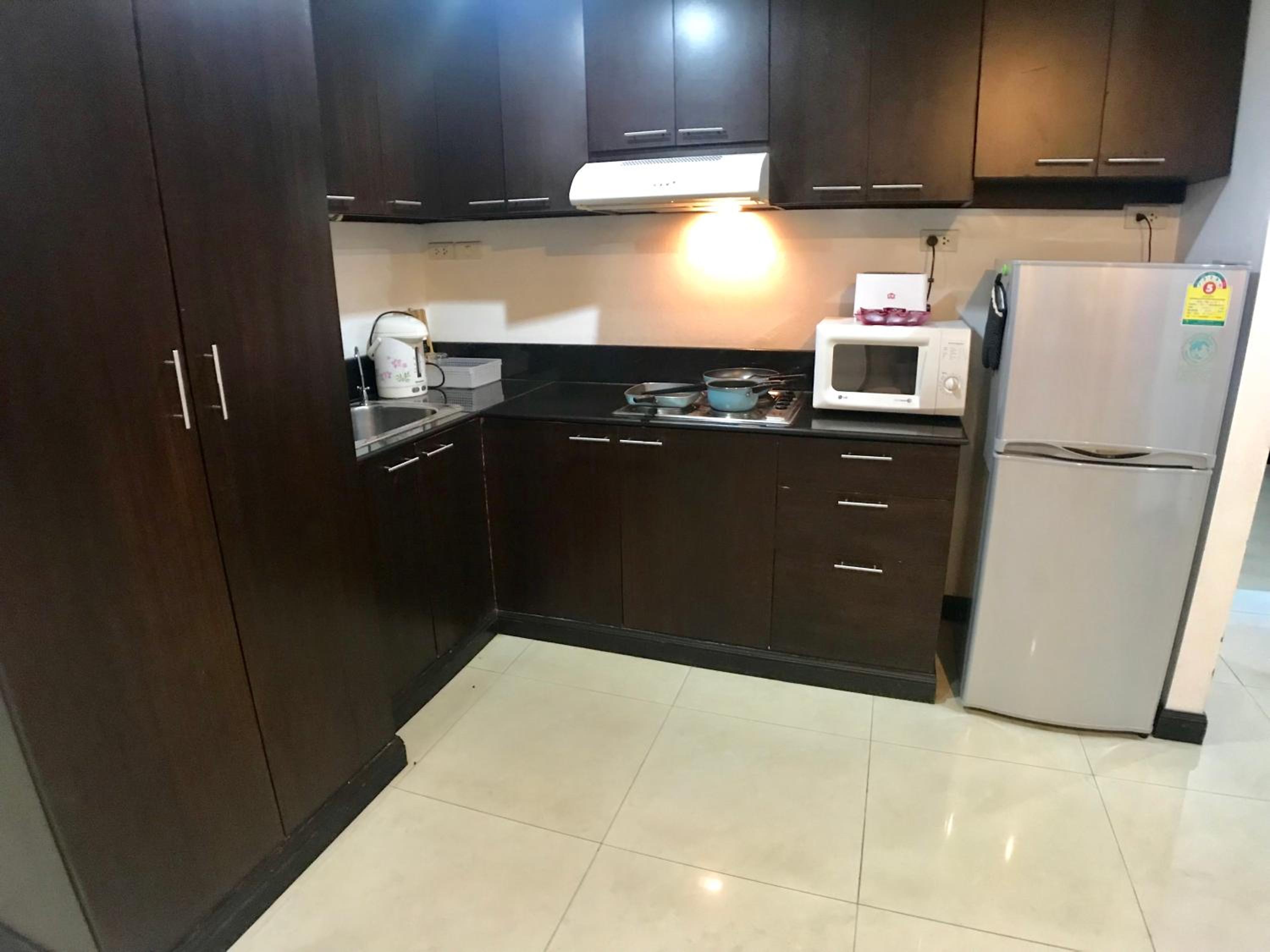 Twin Peaks Sukhumvit Suites