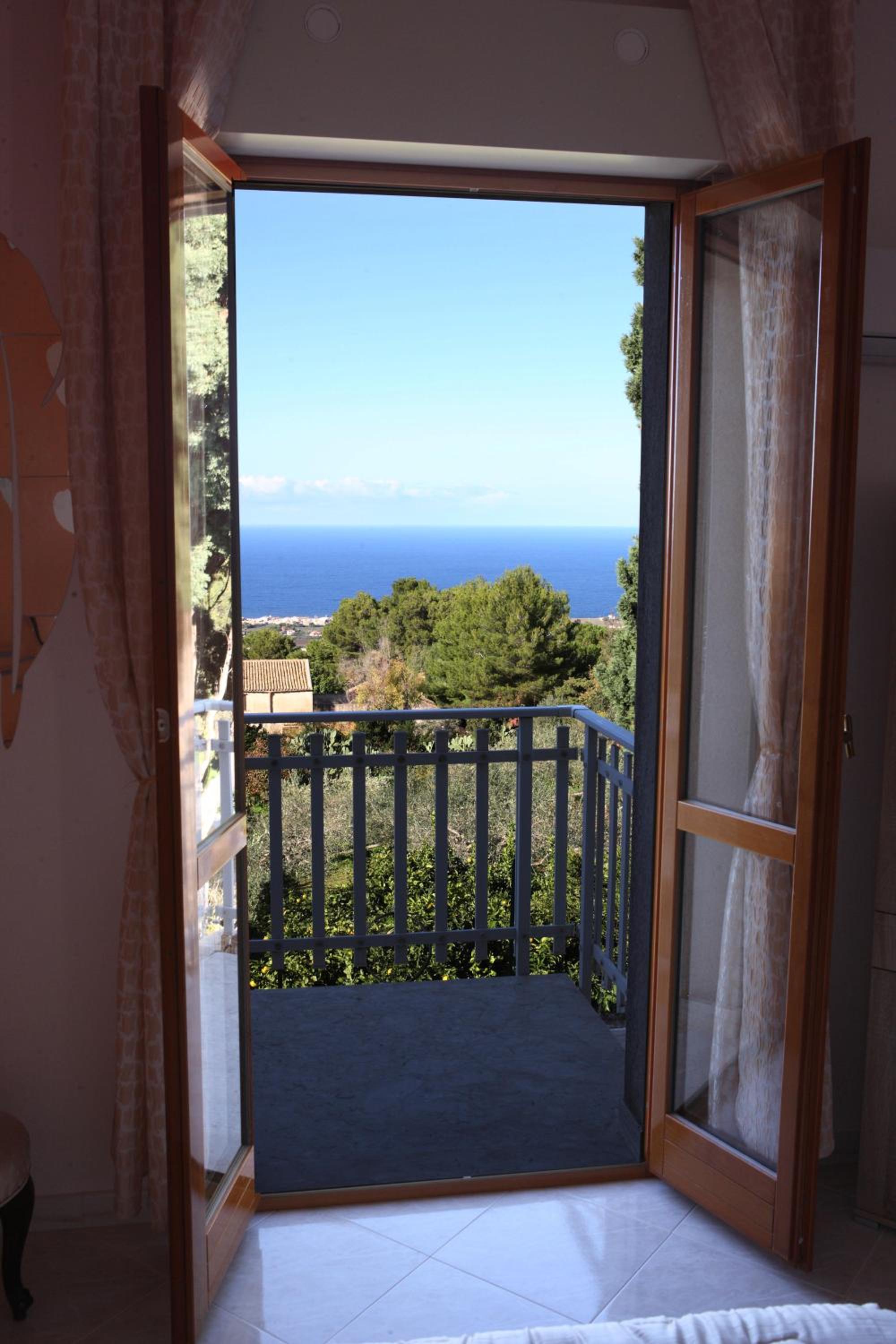 Dream on the Blue House