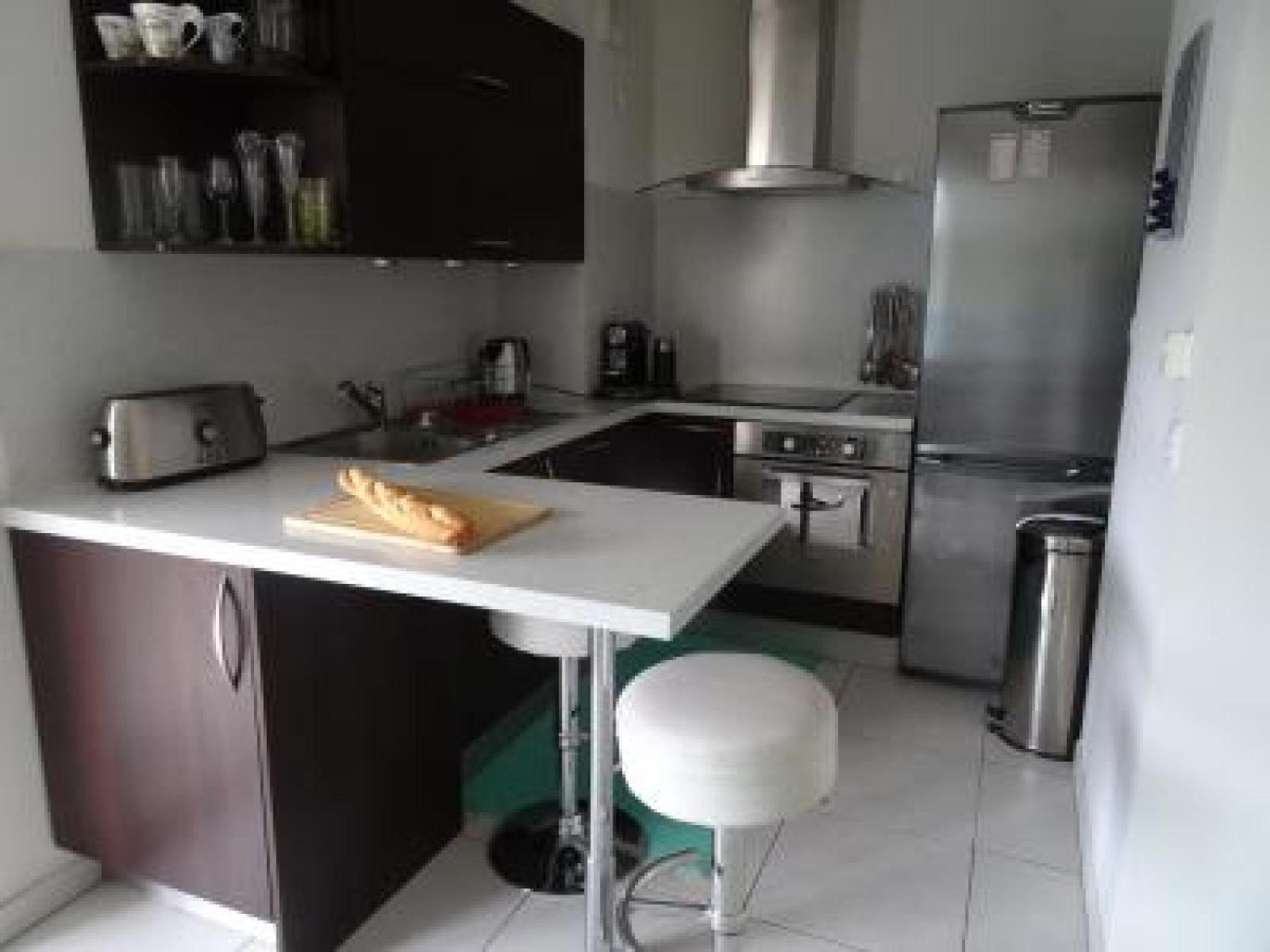 Modern one bedroomed apartment just off the Cannes Seafront with a terrace and pool access 1753
