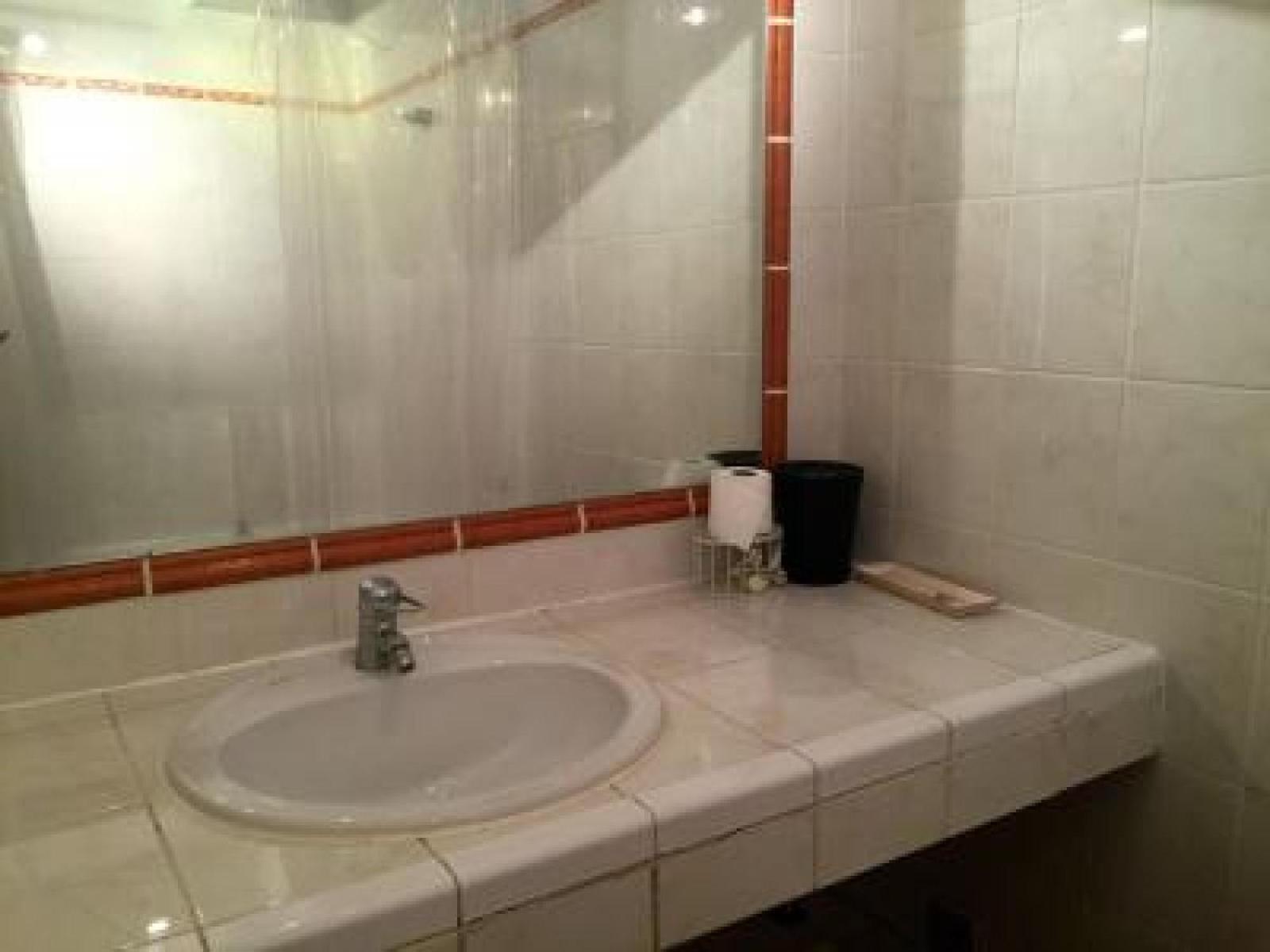 Pleasant 2 Bed Apartment in the calm Palm Beach area of Cannes with beaches nearby on all sides 1525