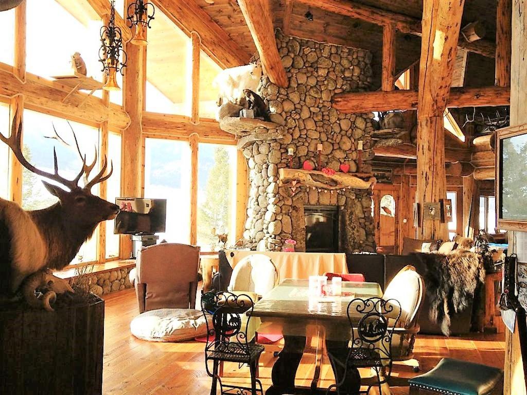 McDonald's Ranch Lodge view 2