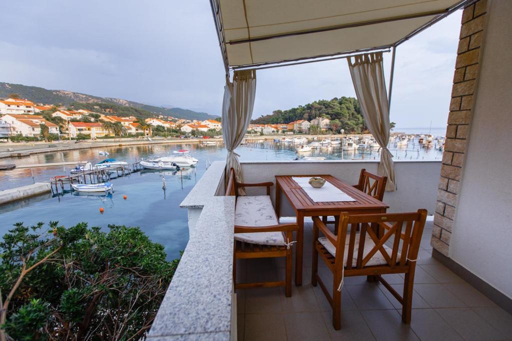 Apartmani Maris III view 4
