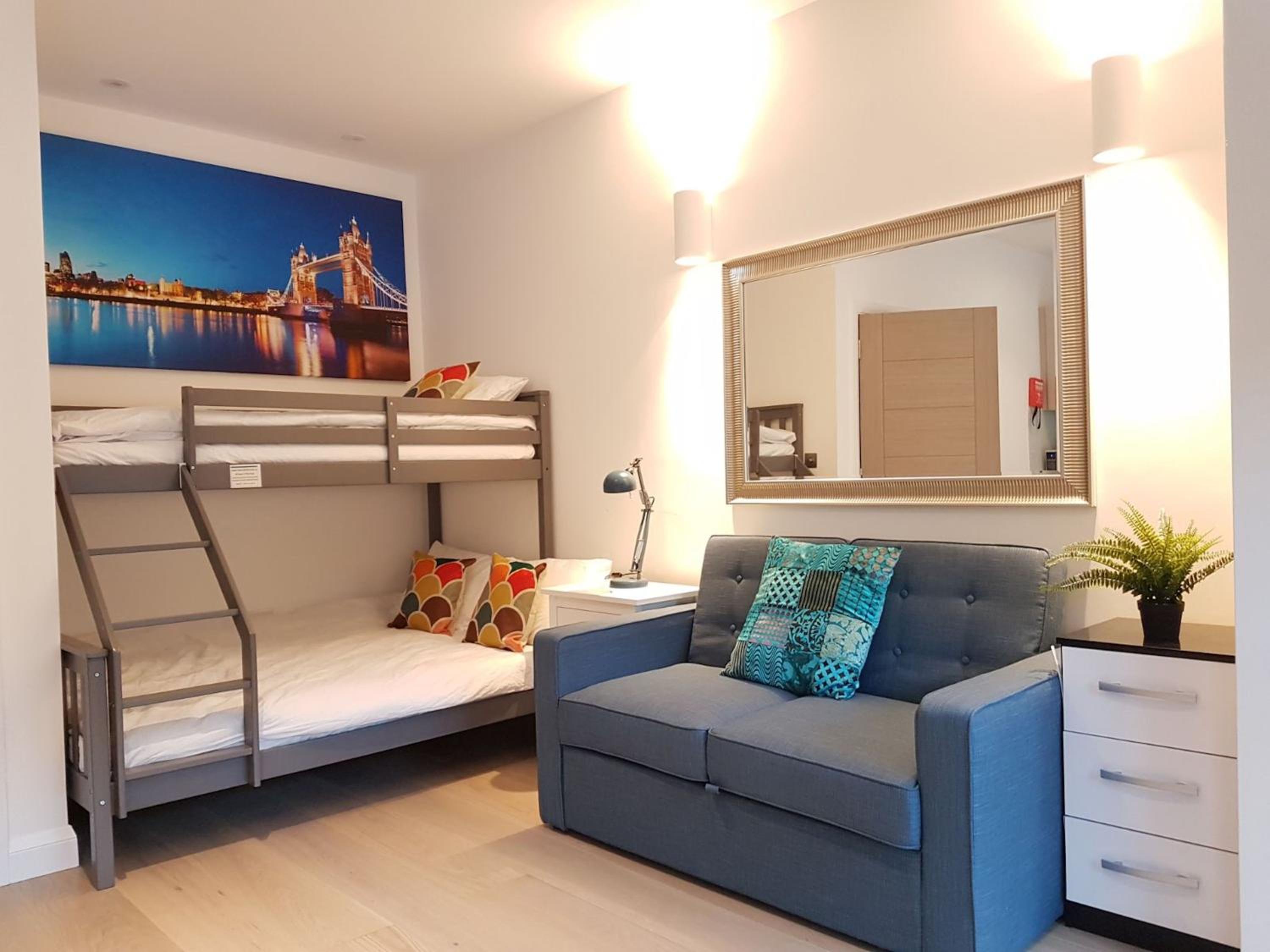 Charles Dickens, Tate Modern Apartments