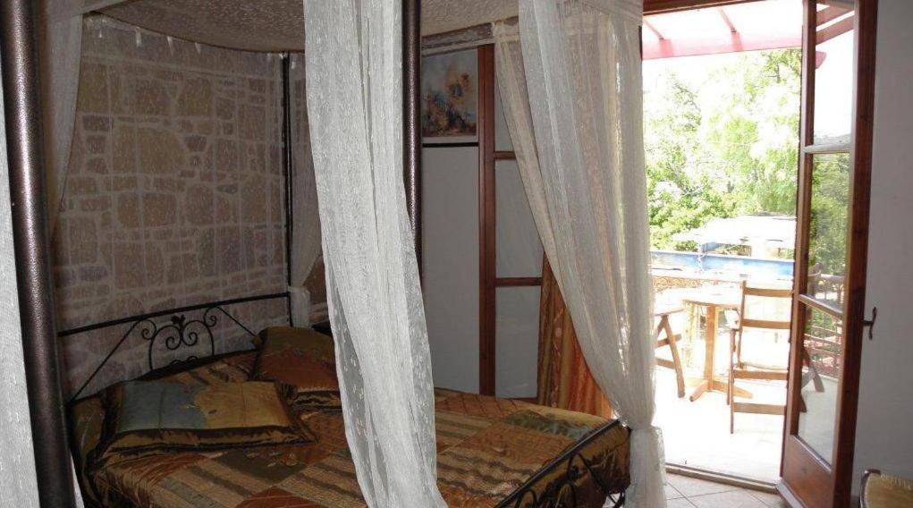 Manganos Apartments