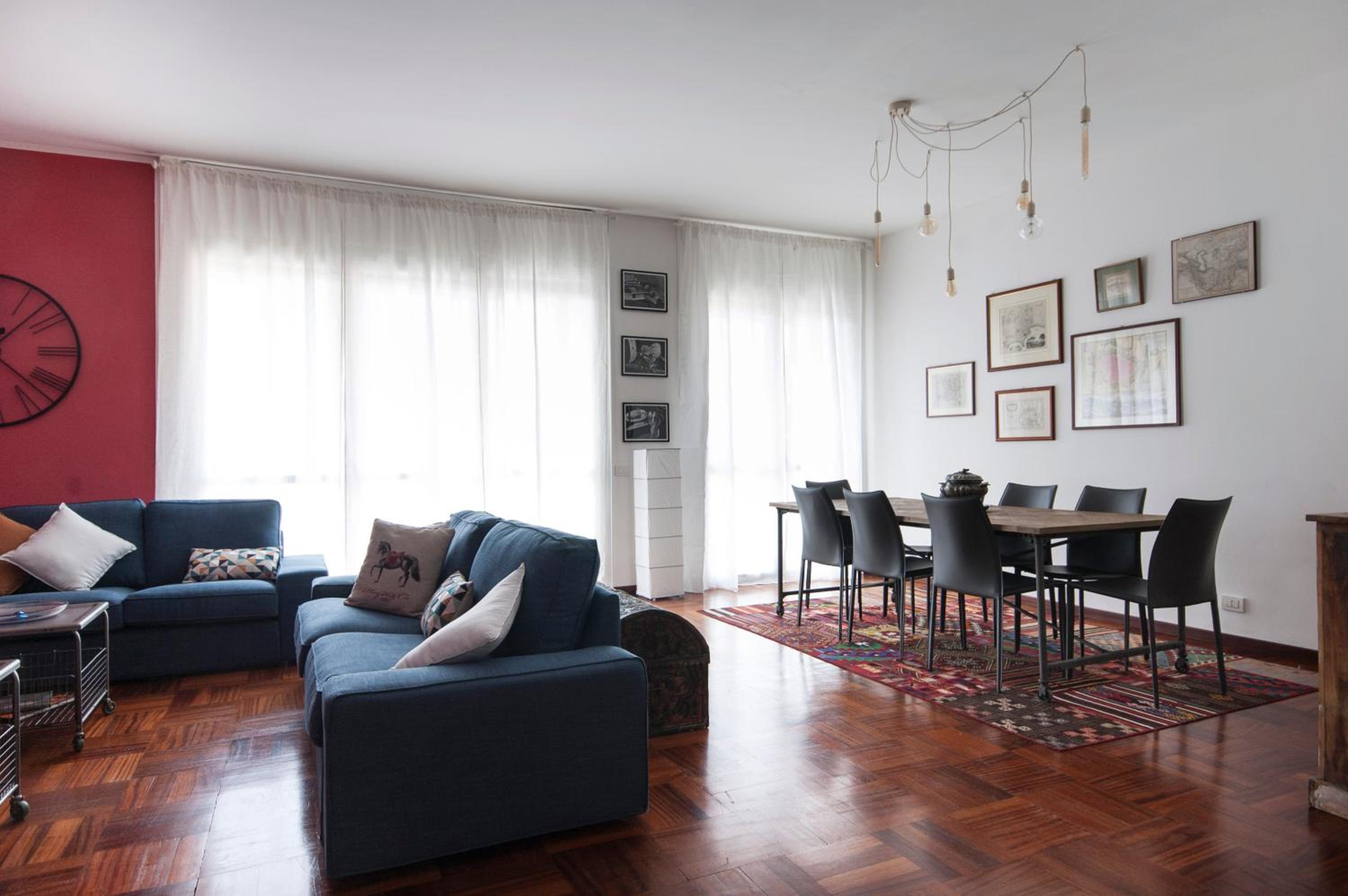 LUXURIOUS 4BDR PENTHOUSE NEAR DUOMO CATHEDRAL photo 2
