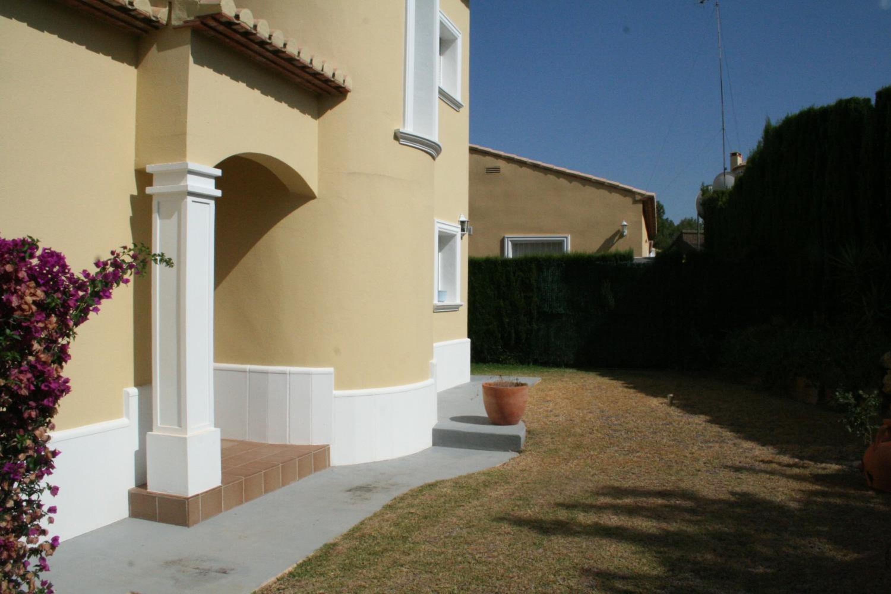 Photo 8