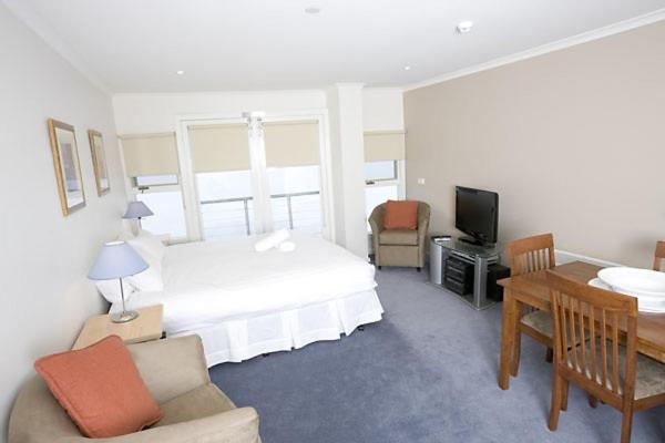 White Crystal Apartments