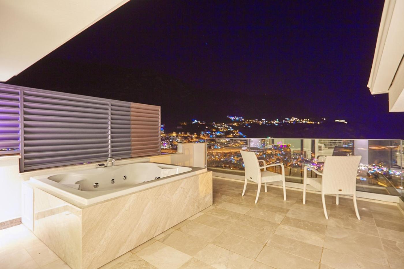Villa Unlimited 5 Bedroom Luxury Villa with Infinity Pool view 5