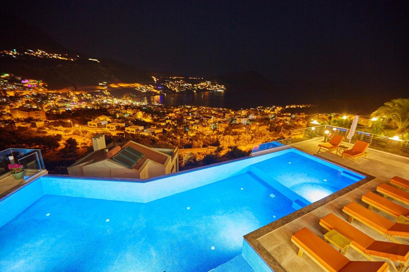 Villa Unlimited 5 Bedroom Luxury Villa with Infinity Pool view 3