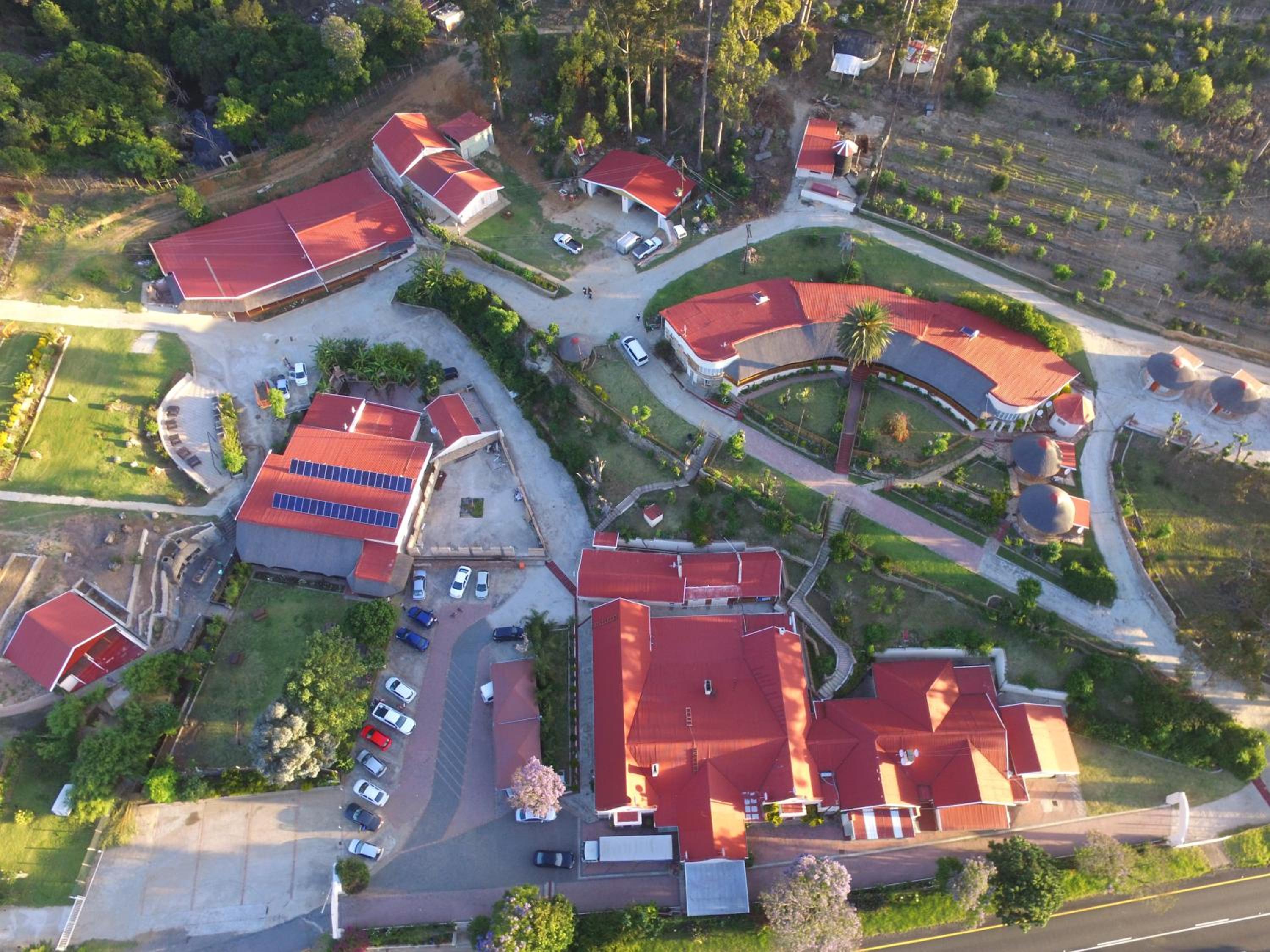 Stone Crescent Hotel view 3
