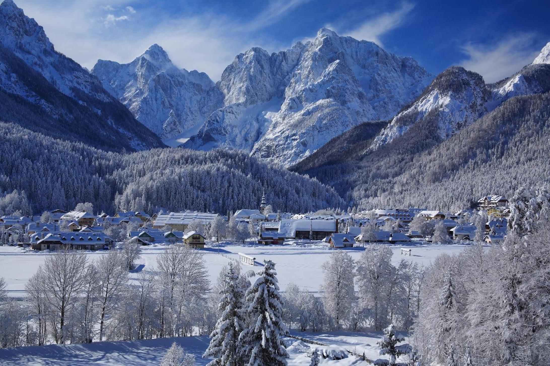 Skier's cave