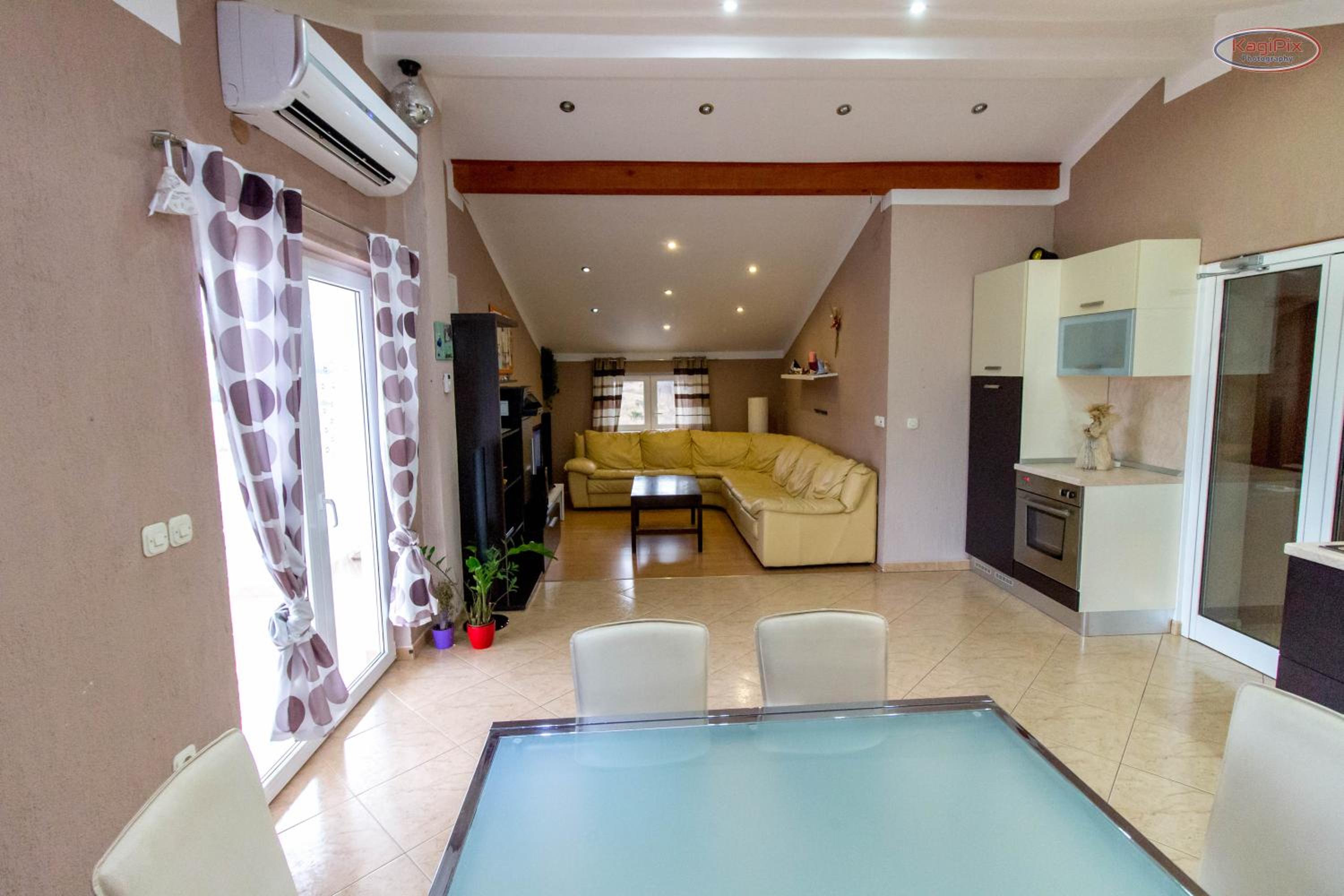 Apartments Lores view 2
