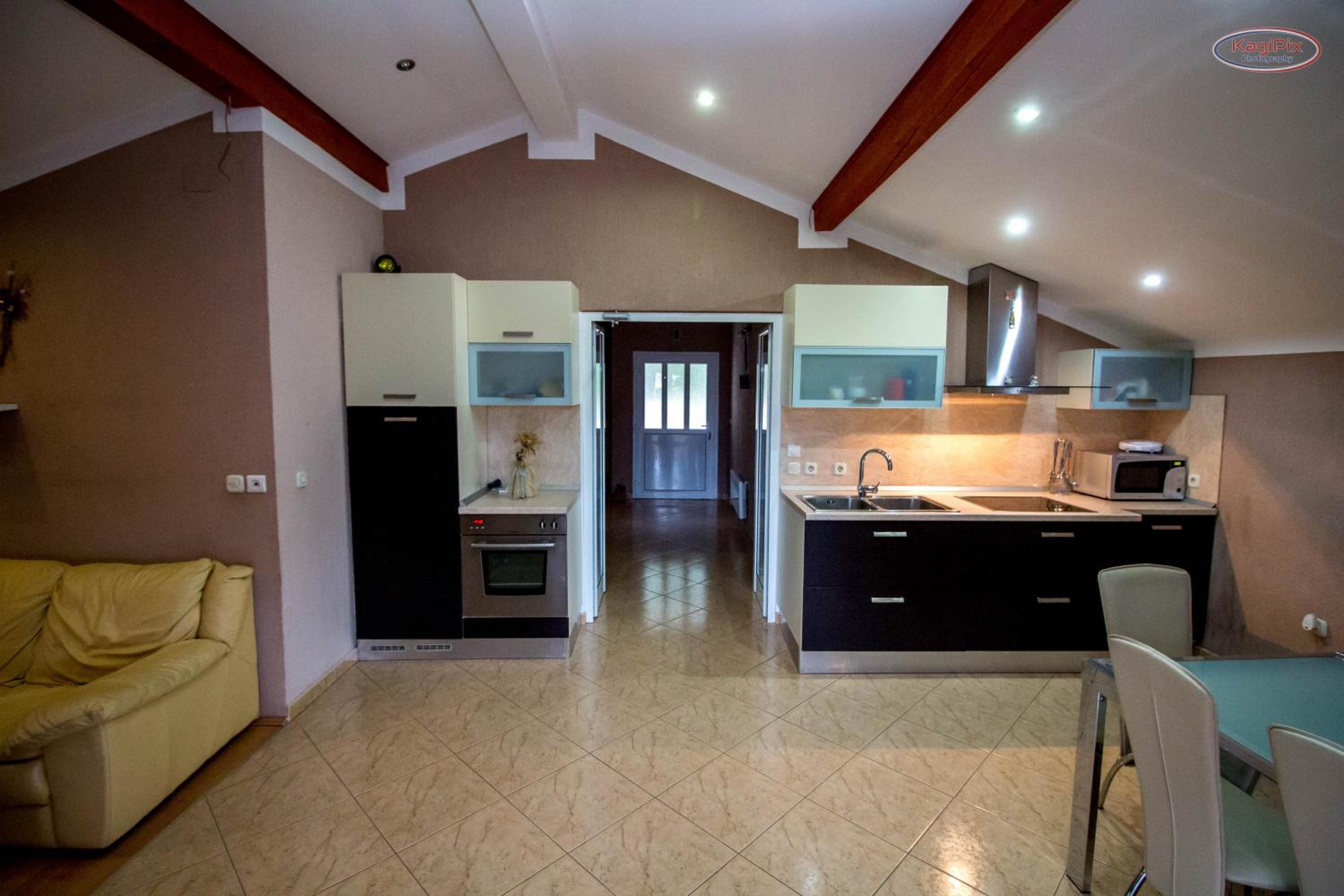 Apartments Lores view 4