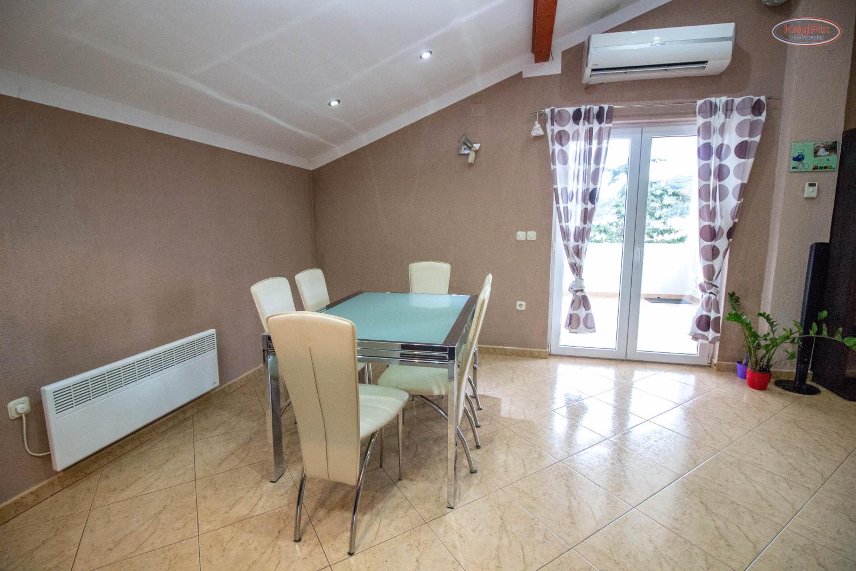 Apartments Lores view 5