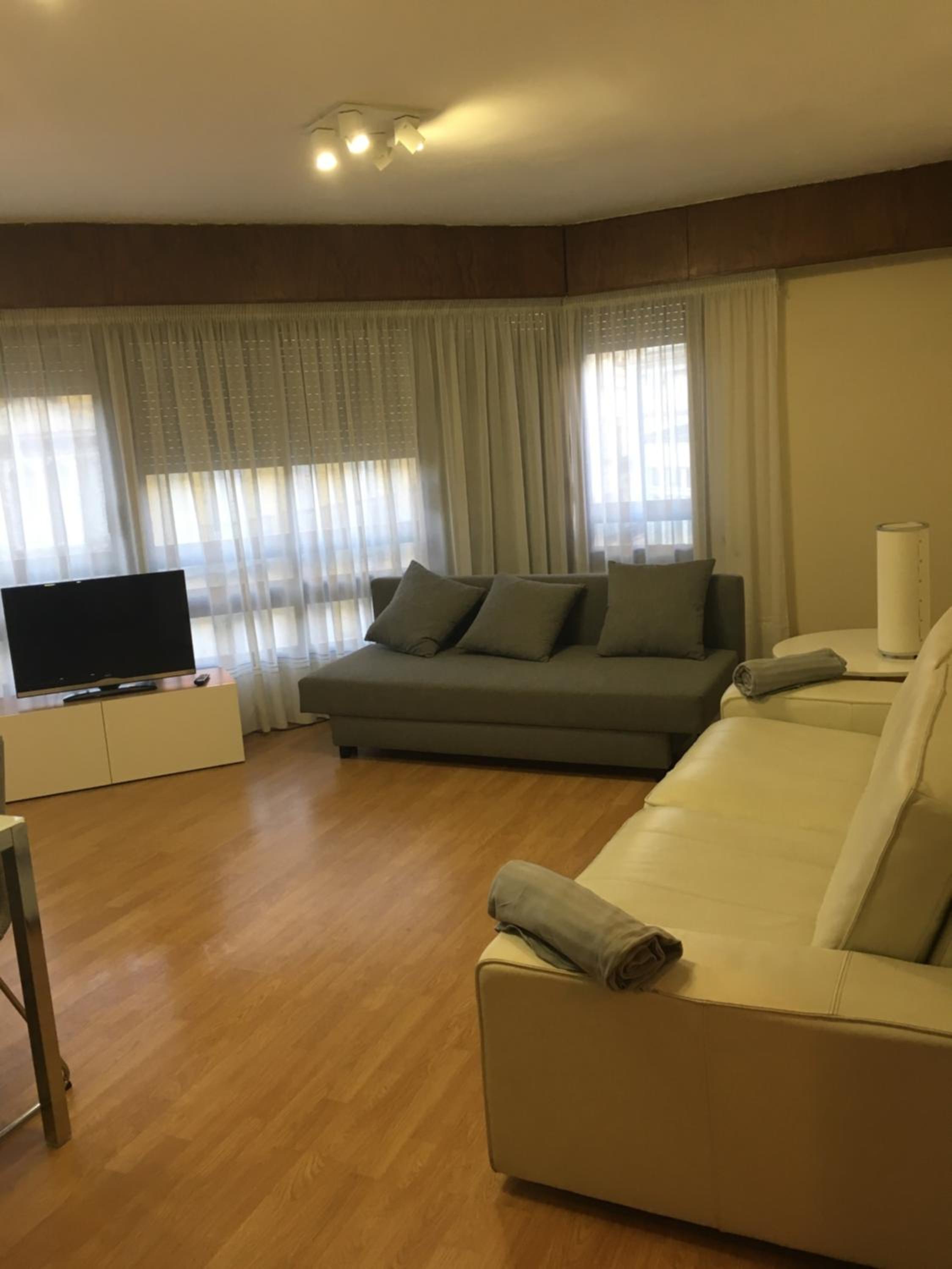 APARTAMENTO CENTRICO PARKING - WIFi photo 4