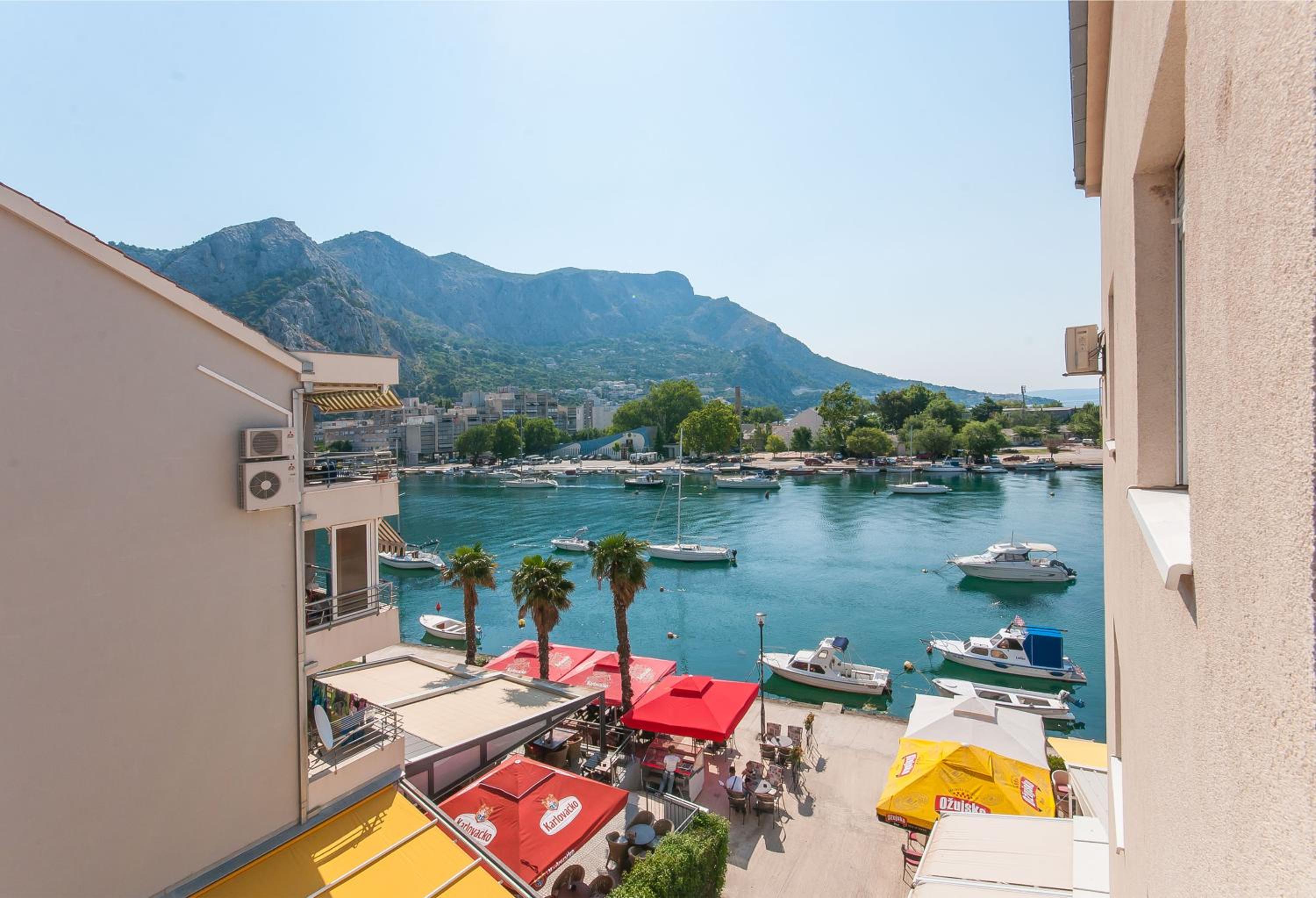 Modern new flat next to river Cetina view 5