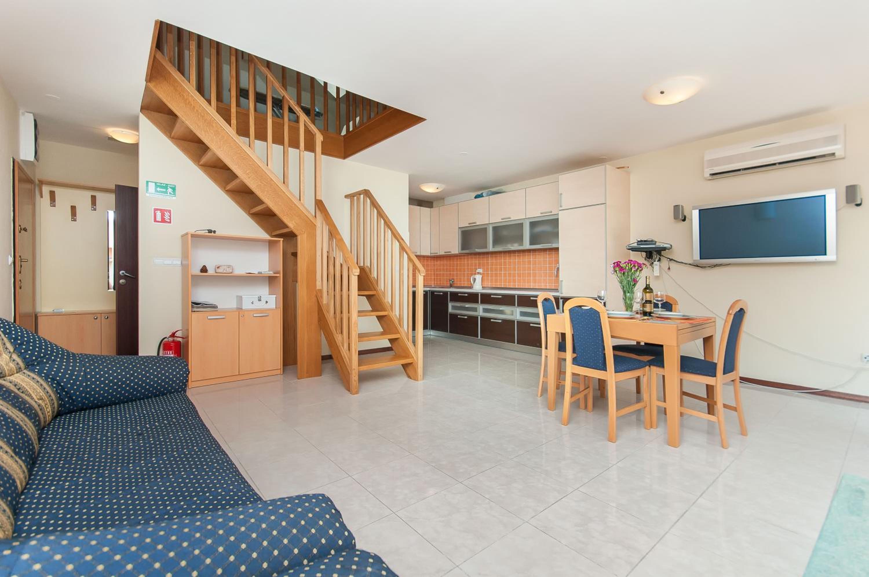 Modern new flat next to river Cetina