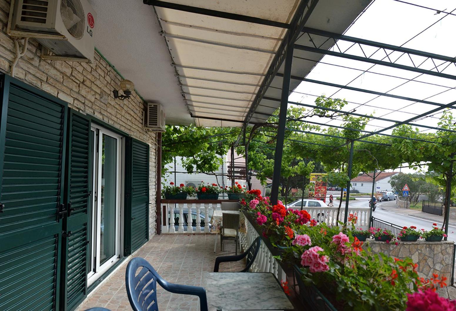 Apartments "Ruža"