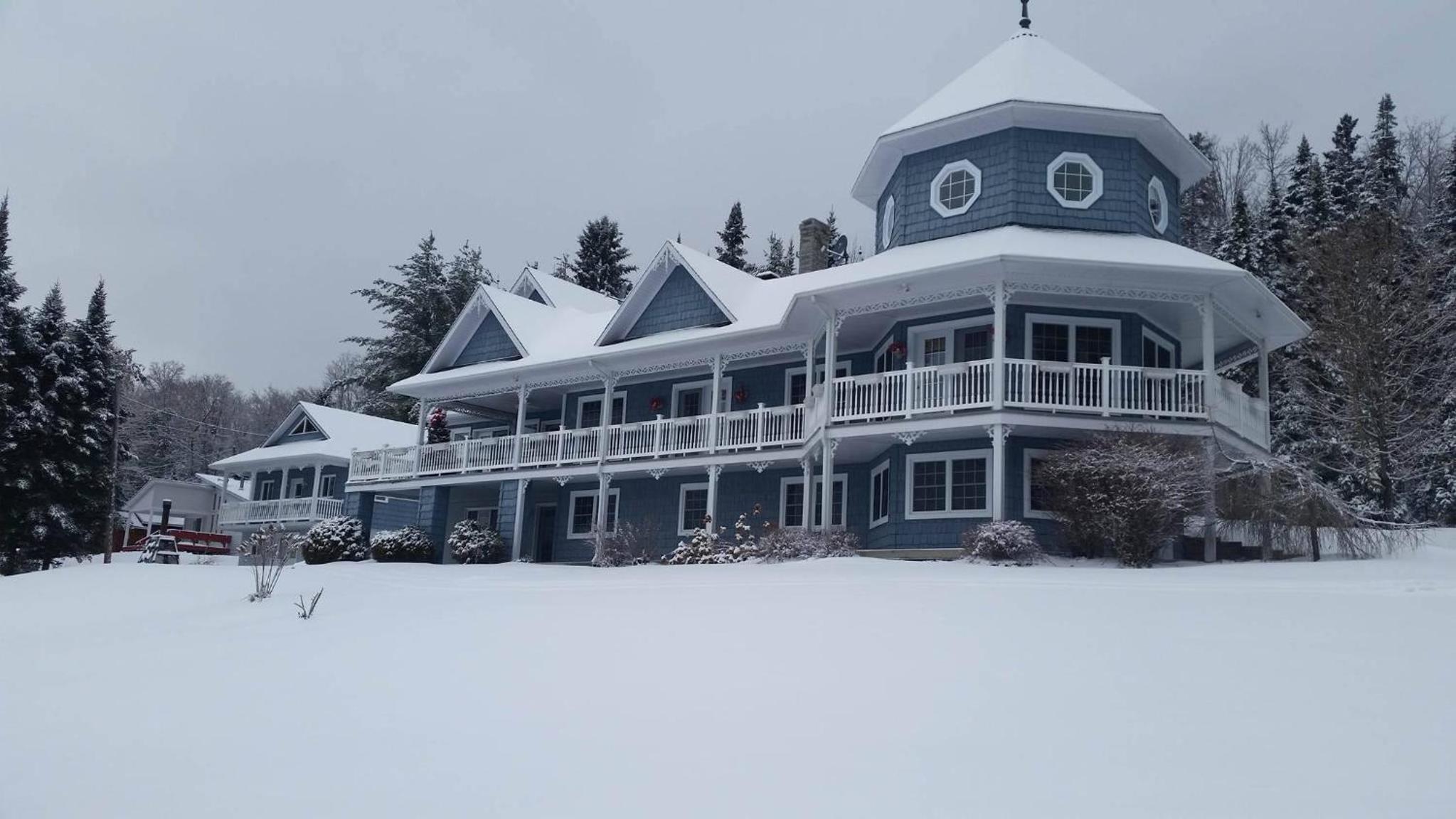 La Maison Bleue du Lac Wallace