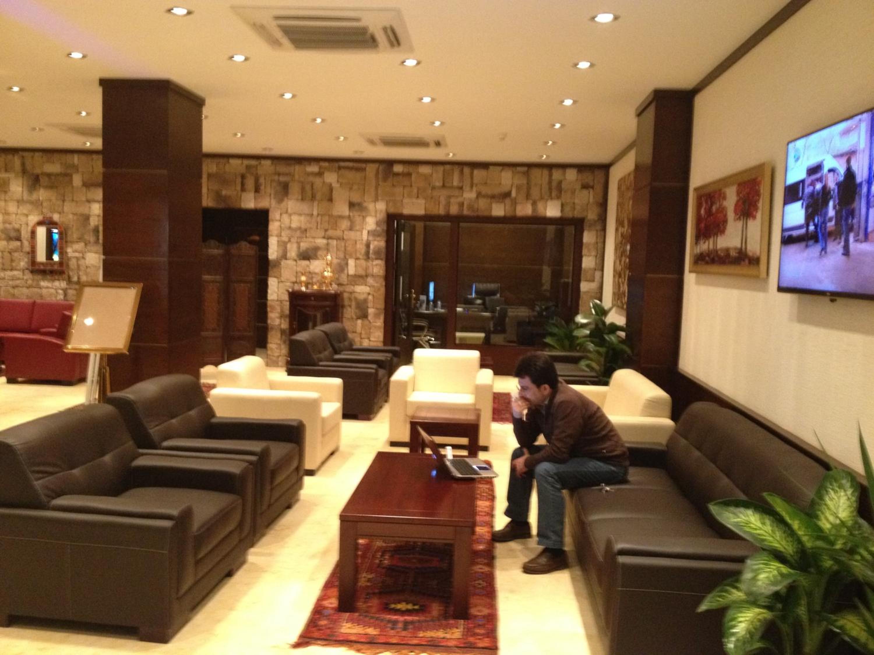 Lobby & Reception