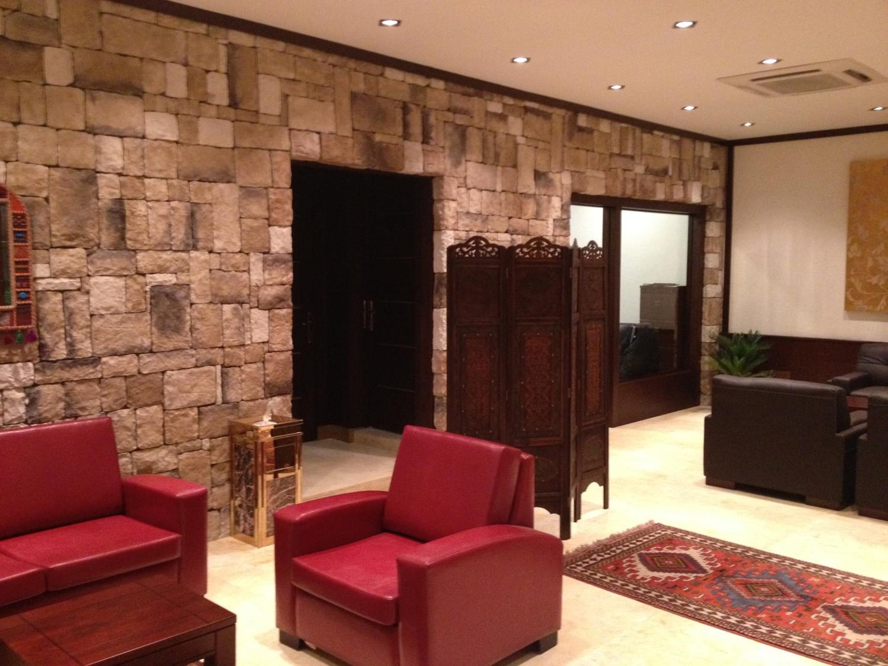 Lobby & Reception