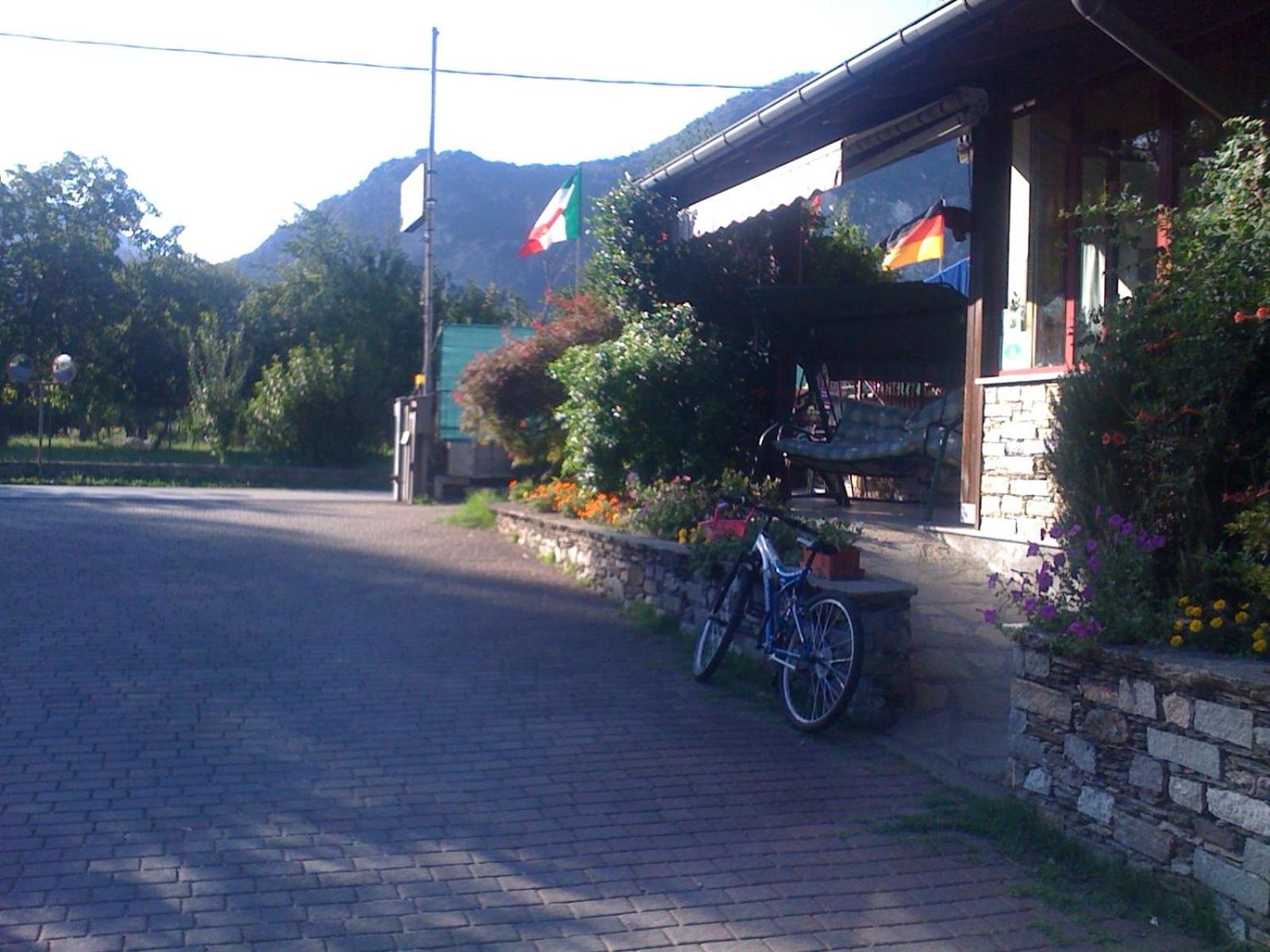 Photo 6