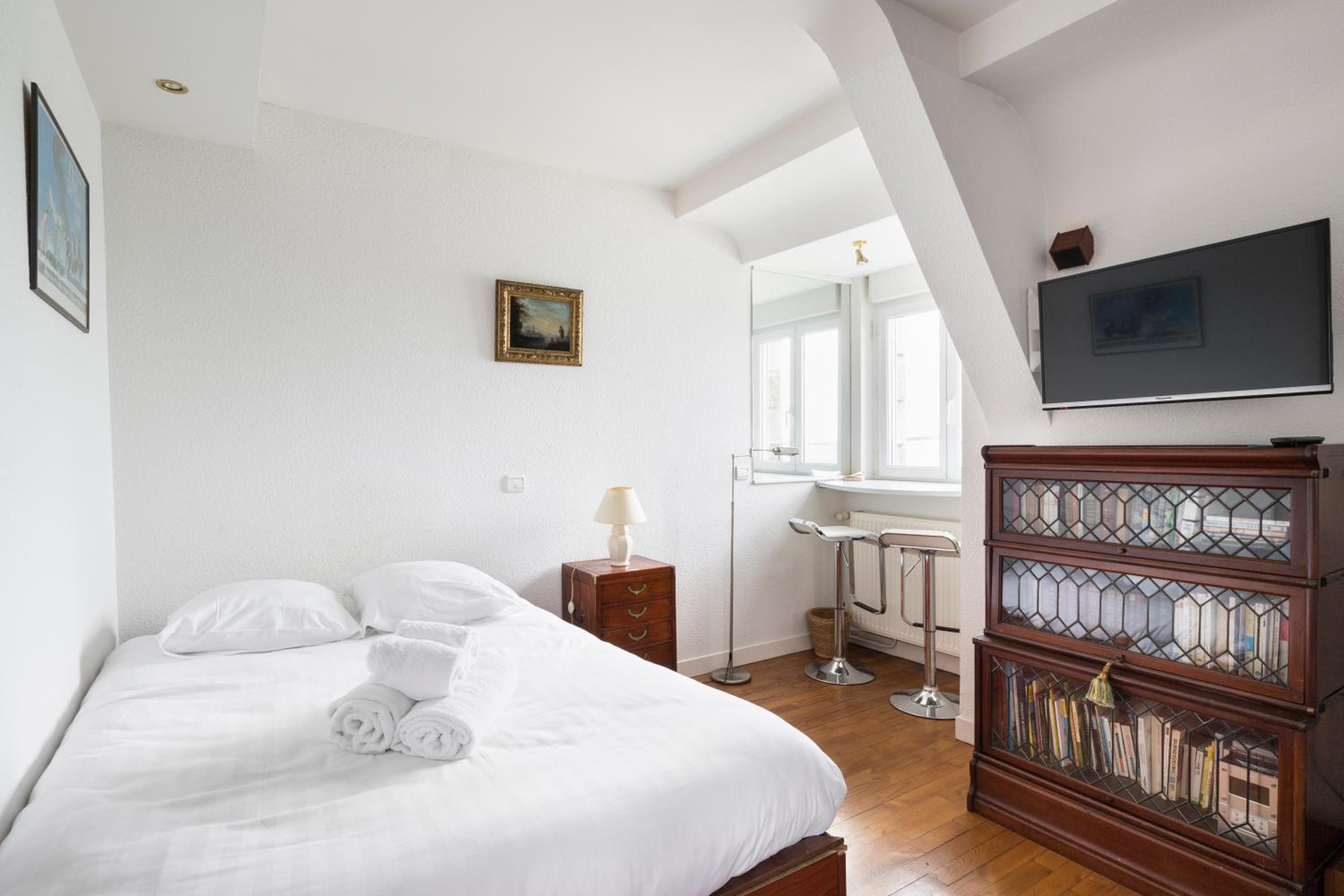 Le Chateaubriand by Cocoonr