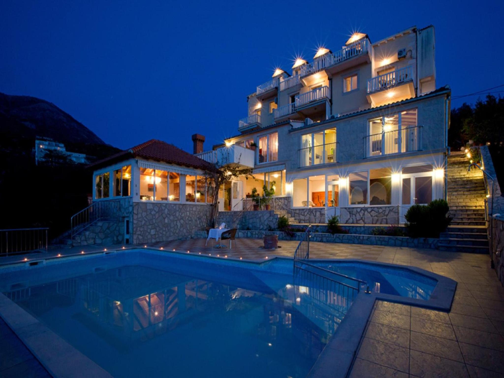 Apartments Carol Royal