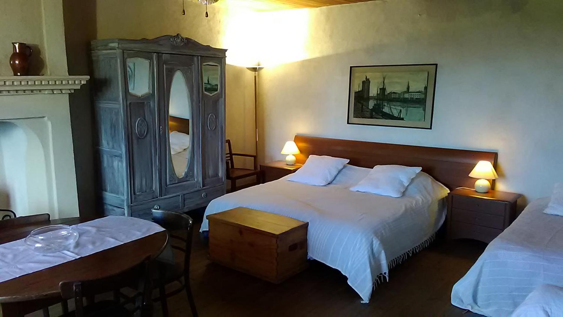 Manoir Le Cristal , grosses reductions sur les entrées du Futuroscpe, petites et grandes chambres familiales
