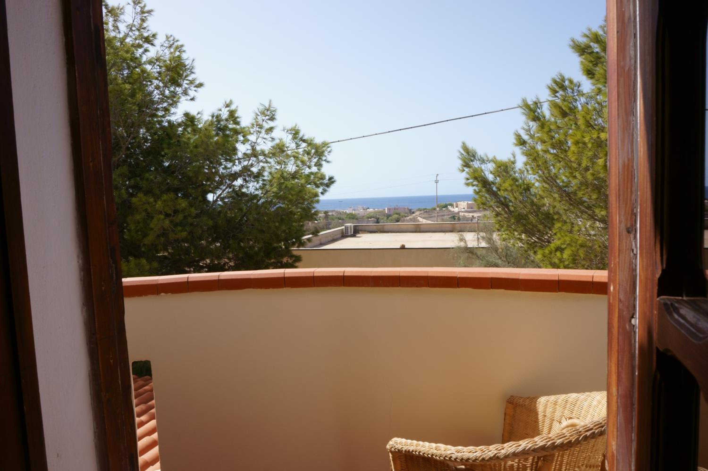 Balcony & Terrace