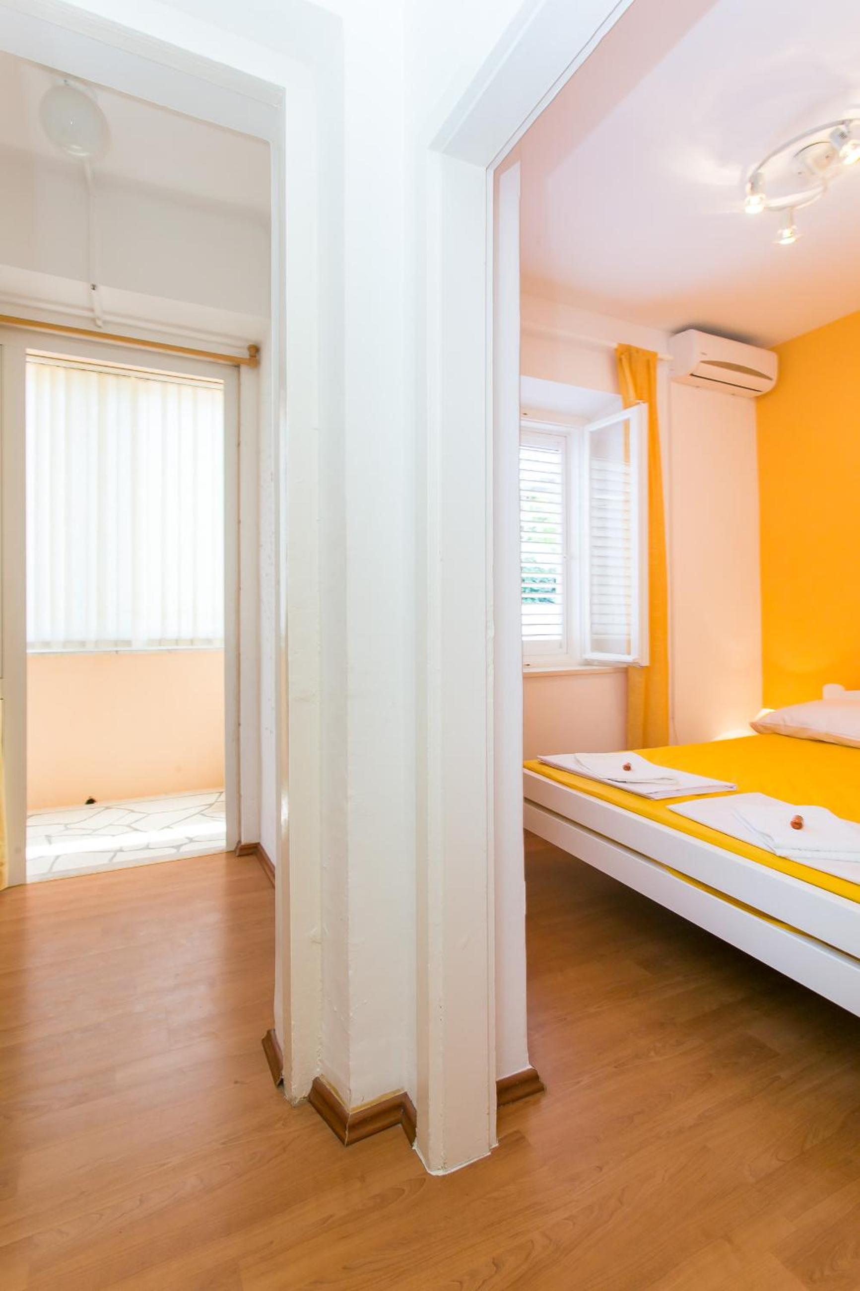 Yellow Room Guesthouse