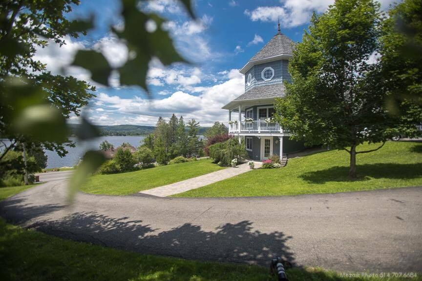 La Maison Bleue du Lac Wallace